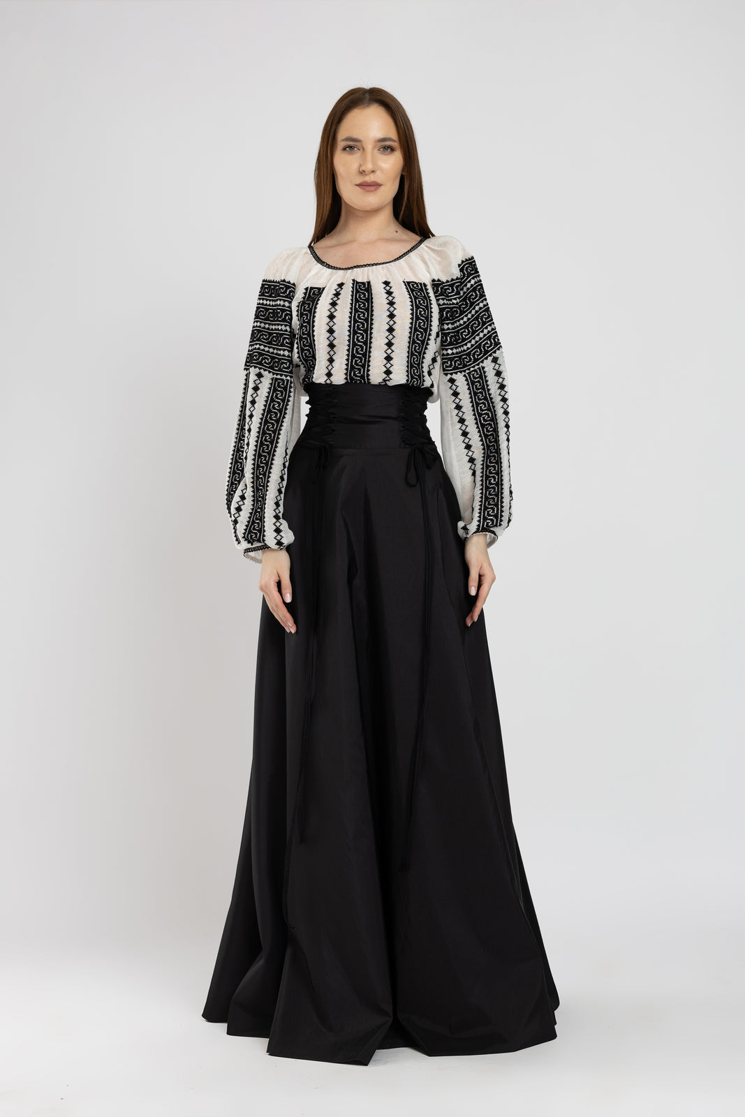 Incarca imaginea in galerie, Bluza tip ie cusuta manual cu ata neagra pe marquisette din matase