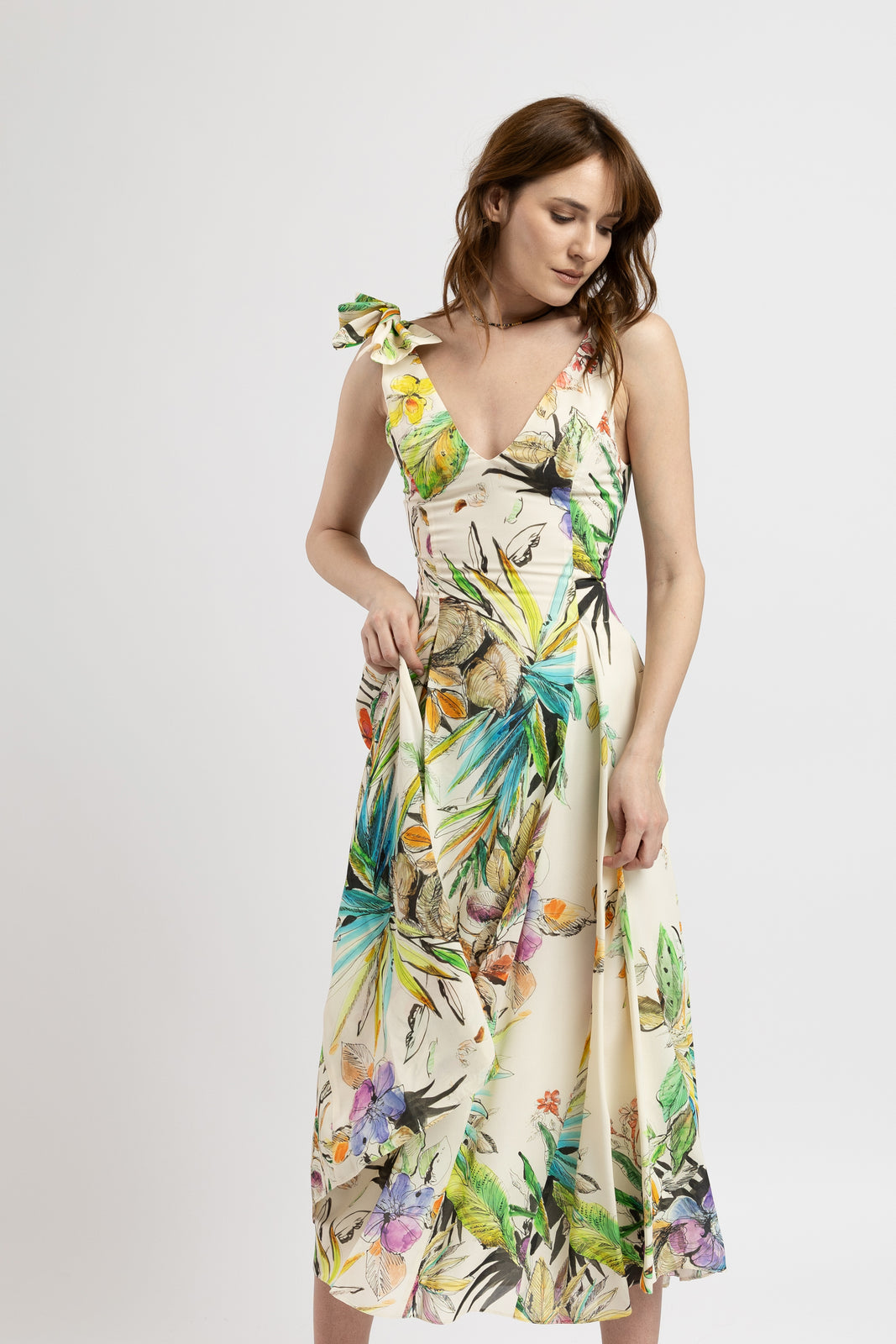 Incarca imaginea in galerie, Rochie lunga din vascoza cu imprimeu floral in nuante pastelate