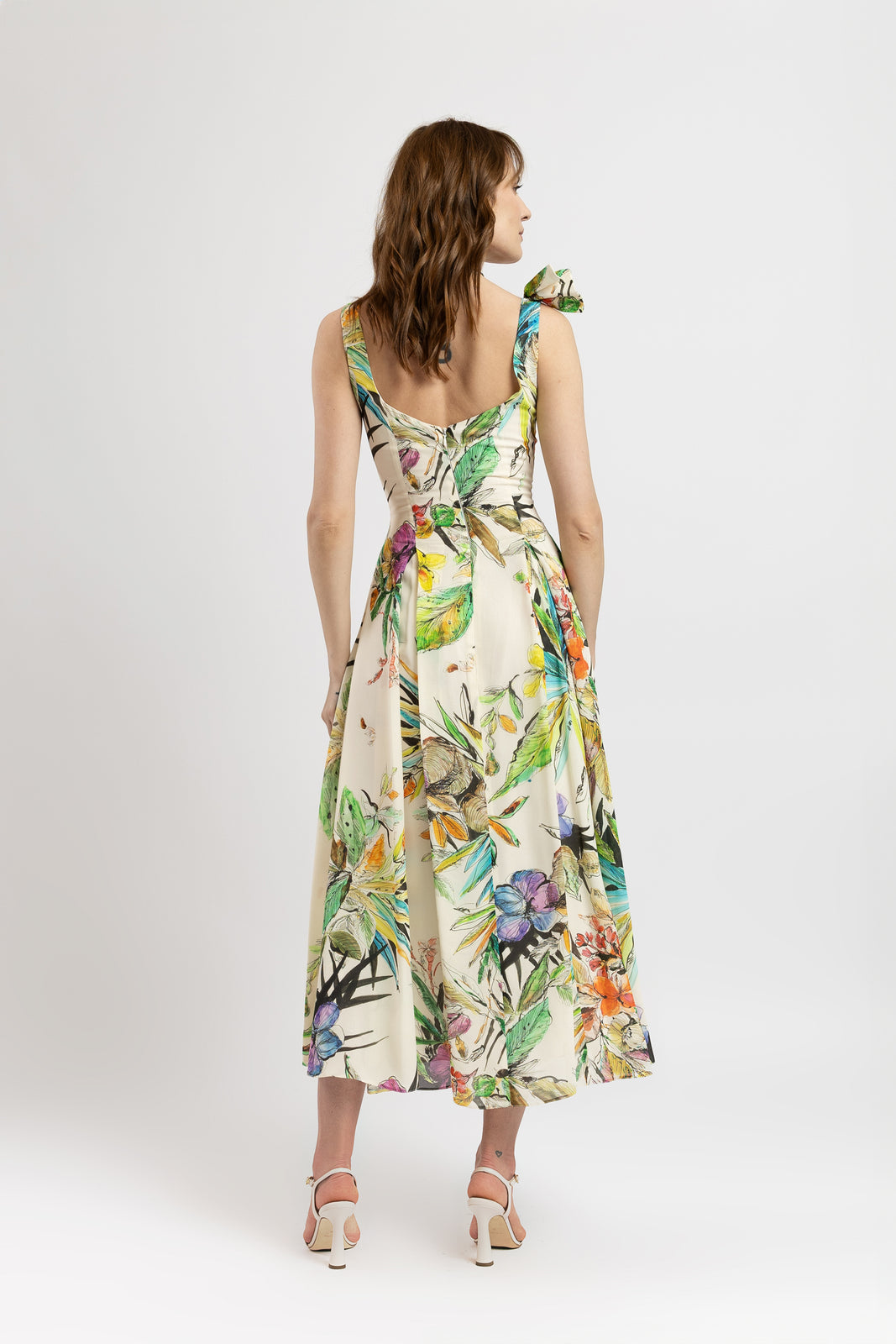 Incarca imaginea in galerie, Rochie lunga din vascoza cu imprimeu floral in nuante pastelate