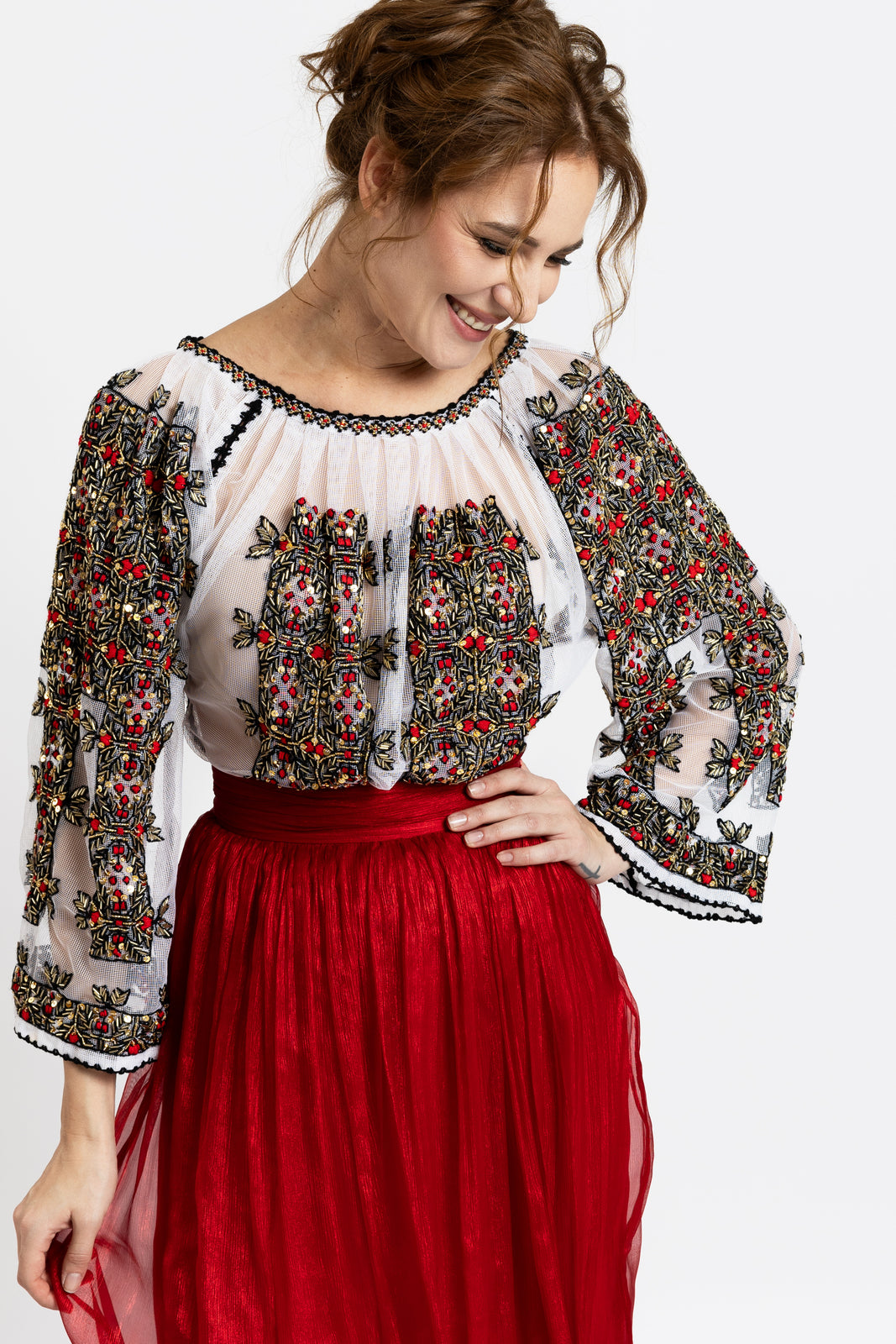 Load image into Gallery viewer, Hand-sewn ie dress on tulle and silk skirt