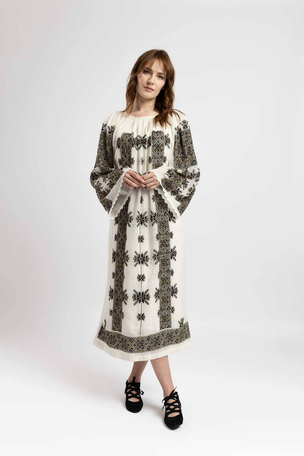 Incarca imaginea in galerie, Rochie din lana merin cusuta manual