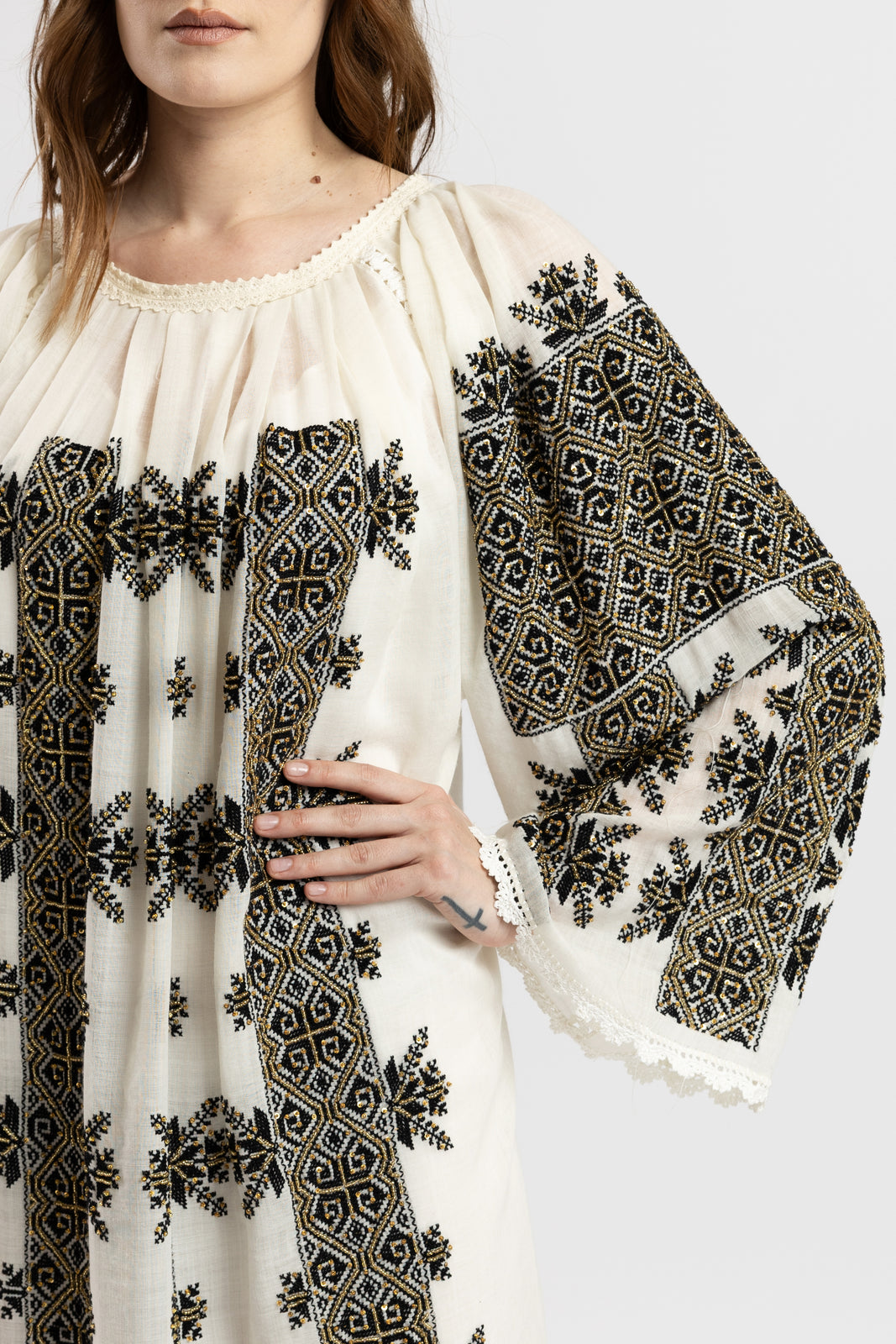 Incarca imaginea in galerie, Rochie din lana merin cusuta manual