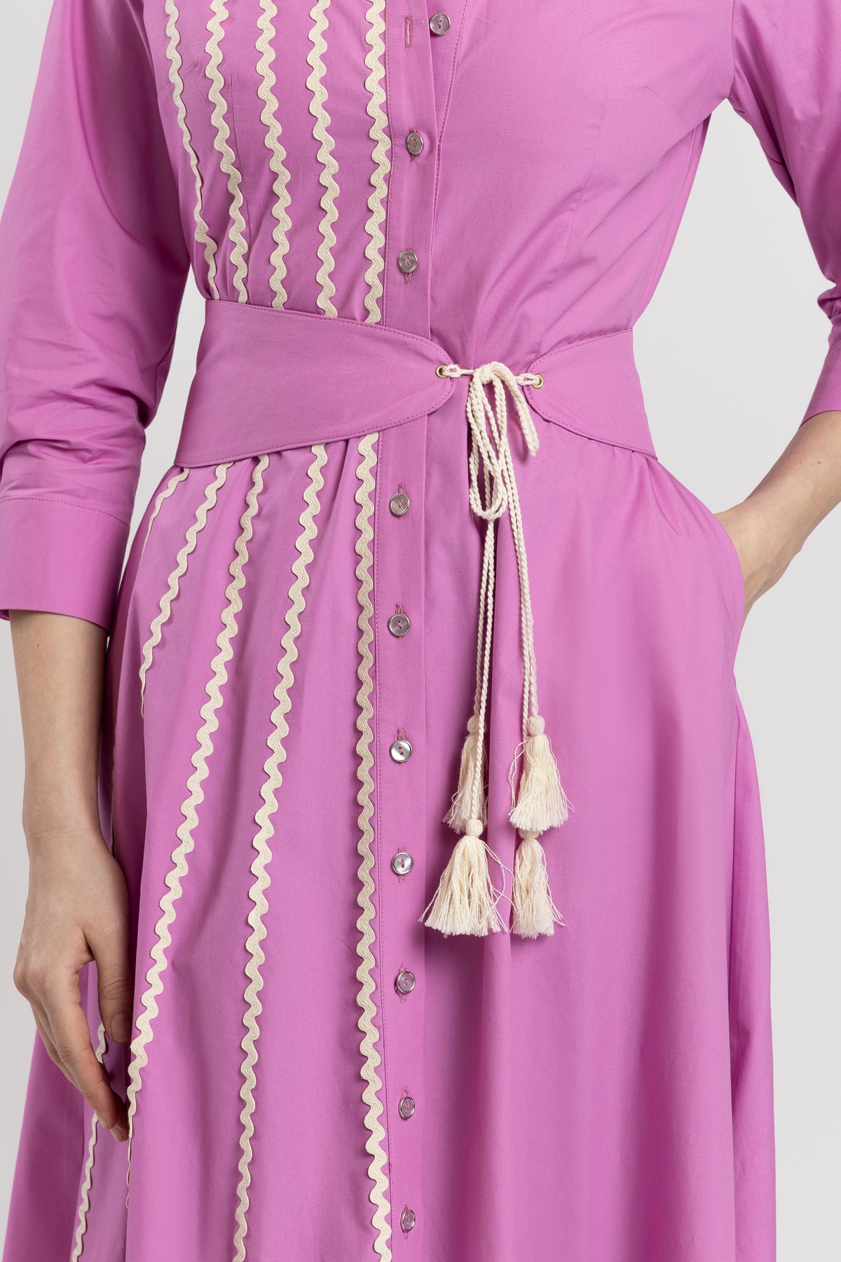 Rochie camasa roz cu aplicatii macrame
