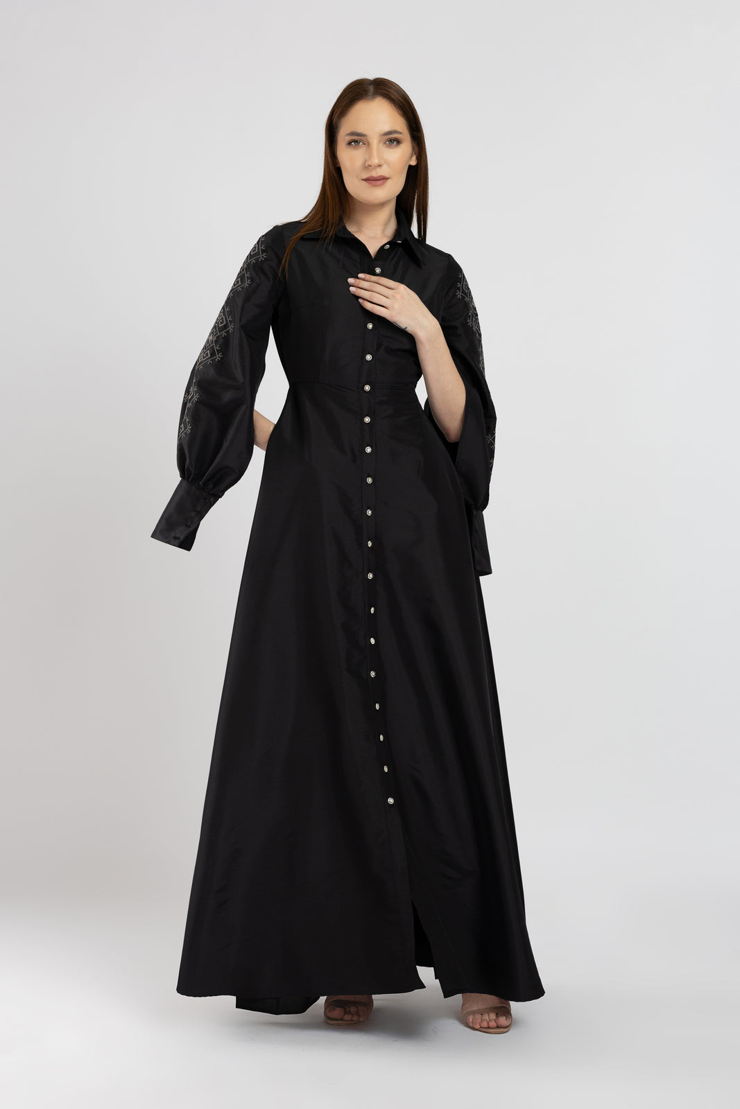 Incarca imaginea in galerie, Rochie camasa lunga neagra din tafta cu maneci brodate