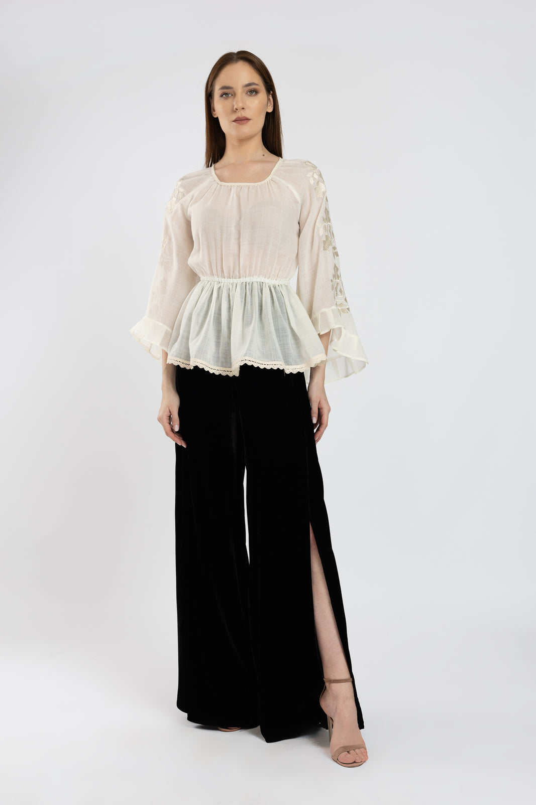Incarca imaginea in galerie, Fusta pantaloni lungi negri din catifea cu slit partea din fata