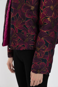 Jacheta scurta din tesatura matlasata cu imprimeu floral