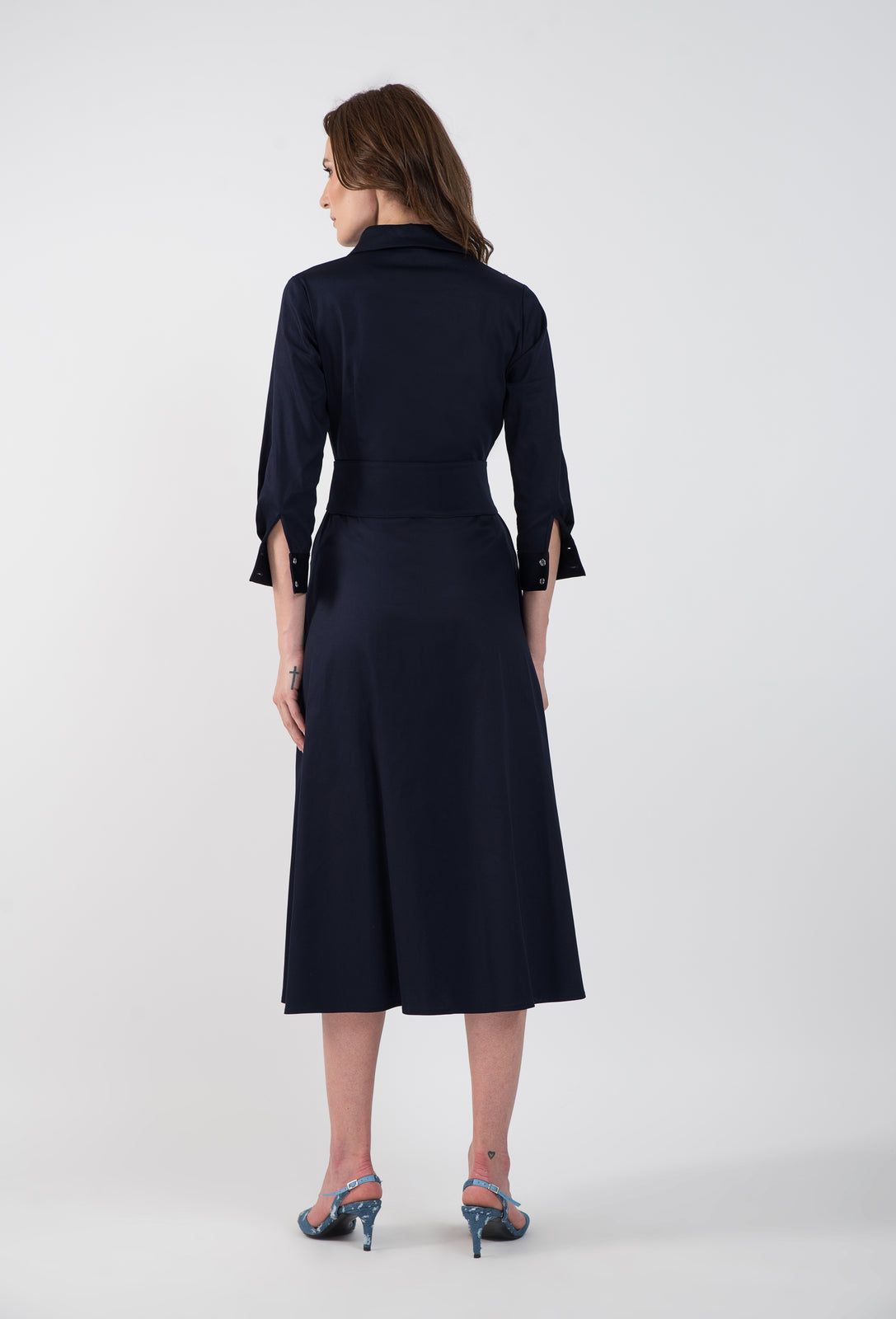 Incarca imaginea in galerie, Rochie camasa din bumbac bleumarin cu aplicatii macrame