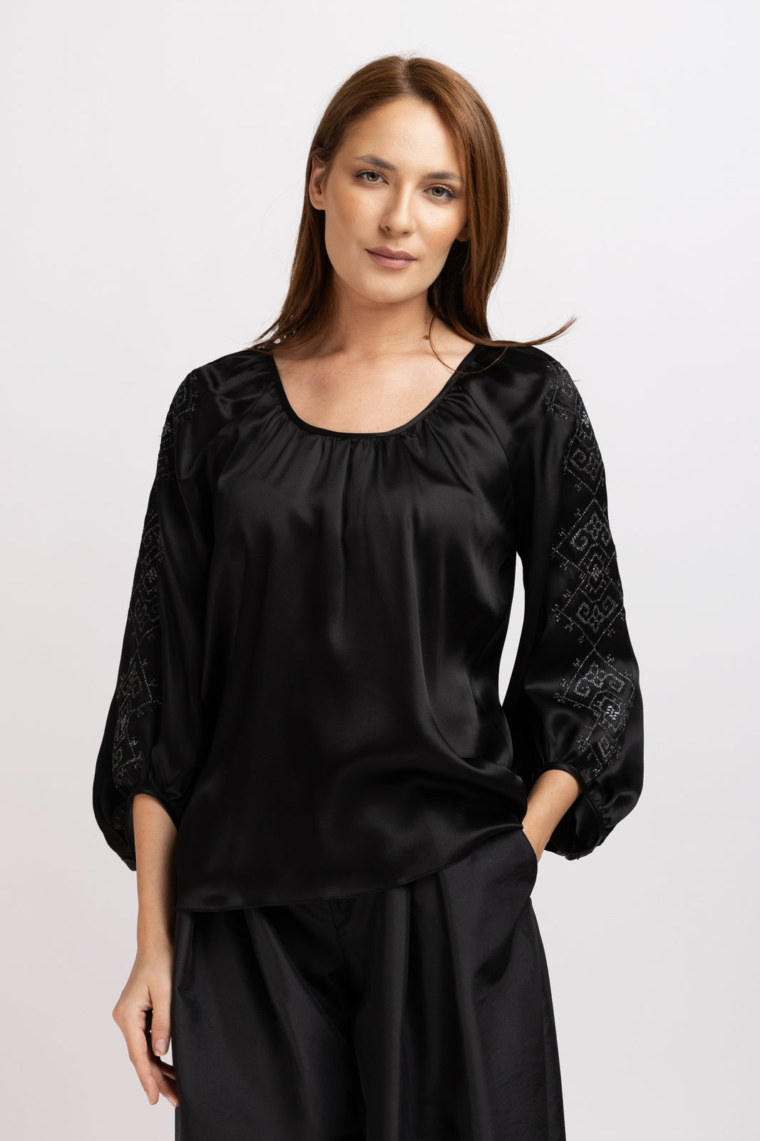 Incarca imaginea in galerie, Bluza neagra din matase cu broderie computerizata pe maneci
