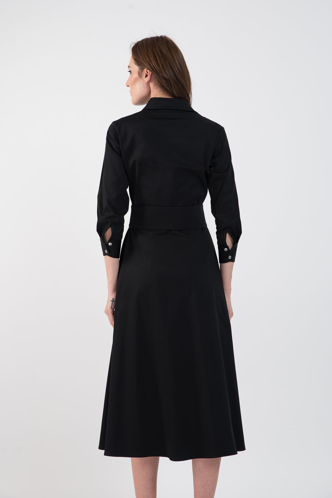 Incarca imaginea in galerie, Rochie camasa din bumbac negru cu aplicatii macrame albe