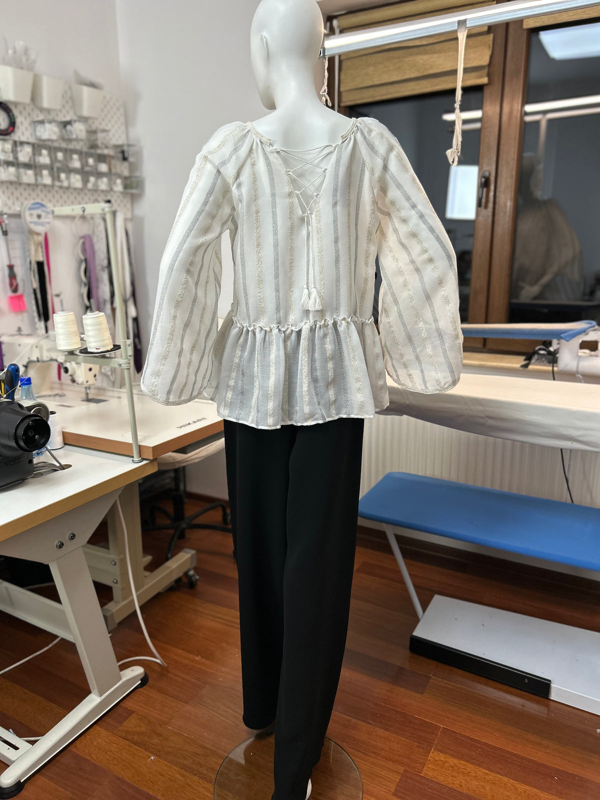 Incarca imaginea in galerie, Bluza tip ie din vascoza