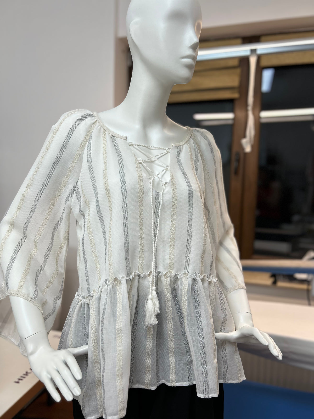 Incarca imaginea in galerie, Bluza tip ie din vascoza