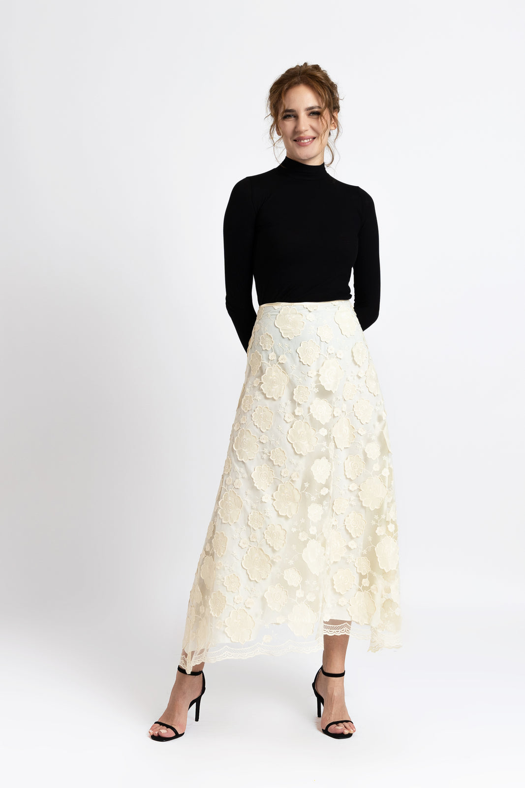 Incarca imaginea in galerie, Fusta midi din organza brodata floral