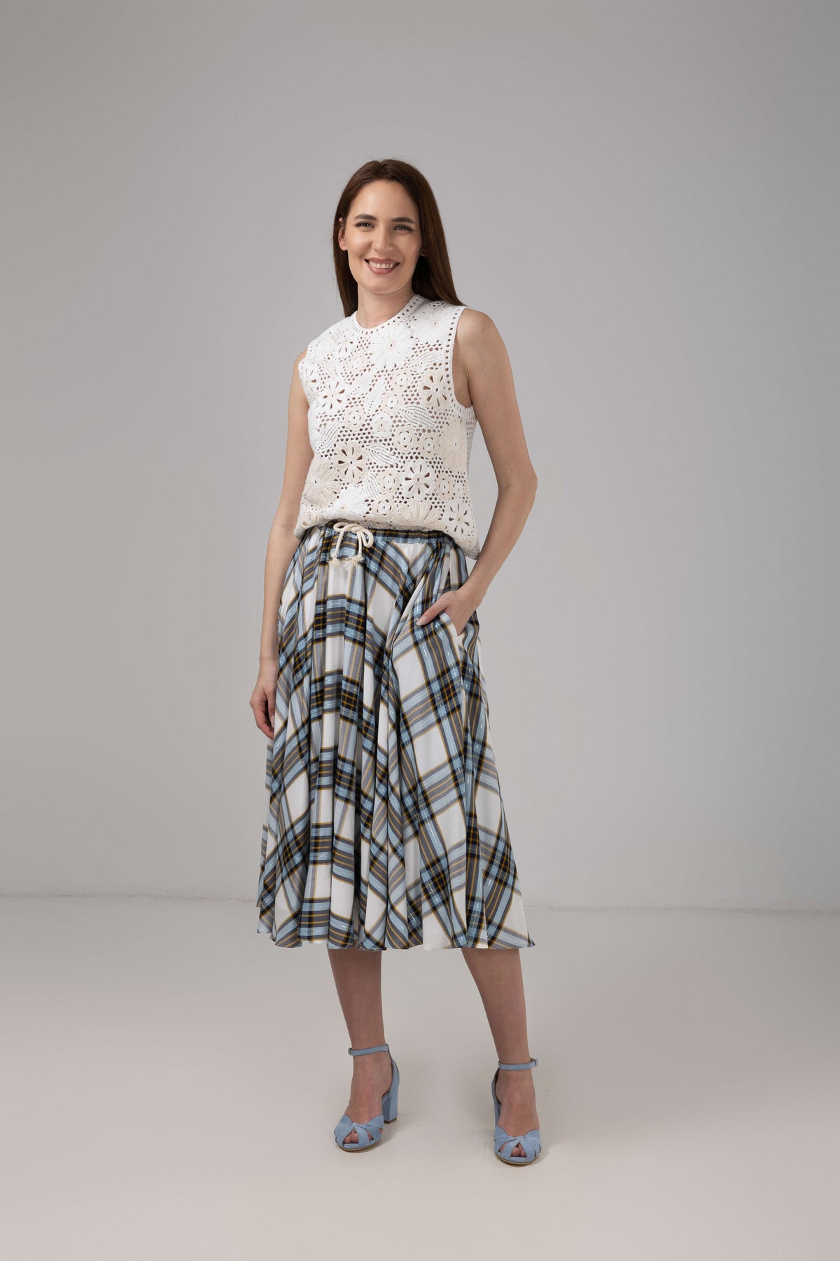 Yellow midi pleated skirt with elastic band
