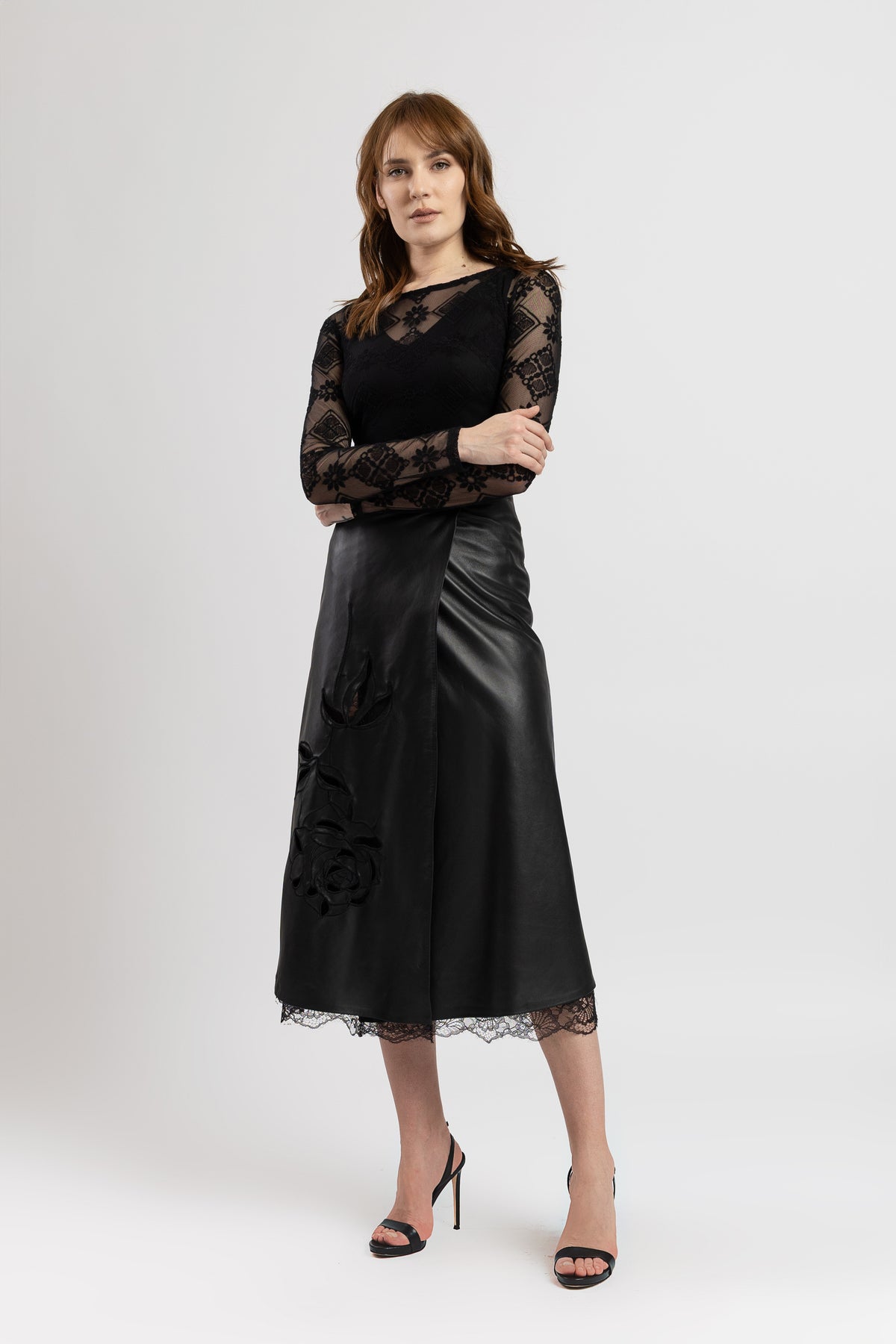 Fusta petrecuta din piele cu trandafir brodat