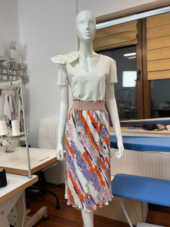 Incarca imaginea in galerie, Fustă plisată multicoloră