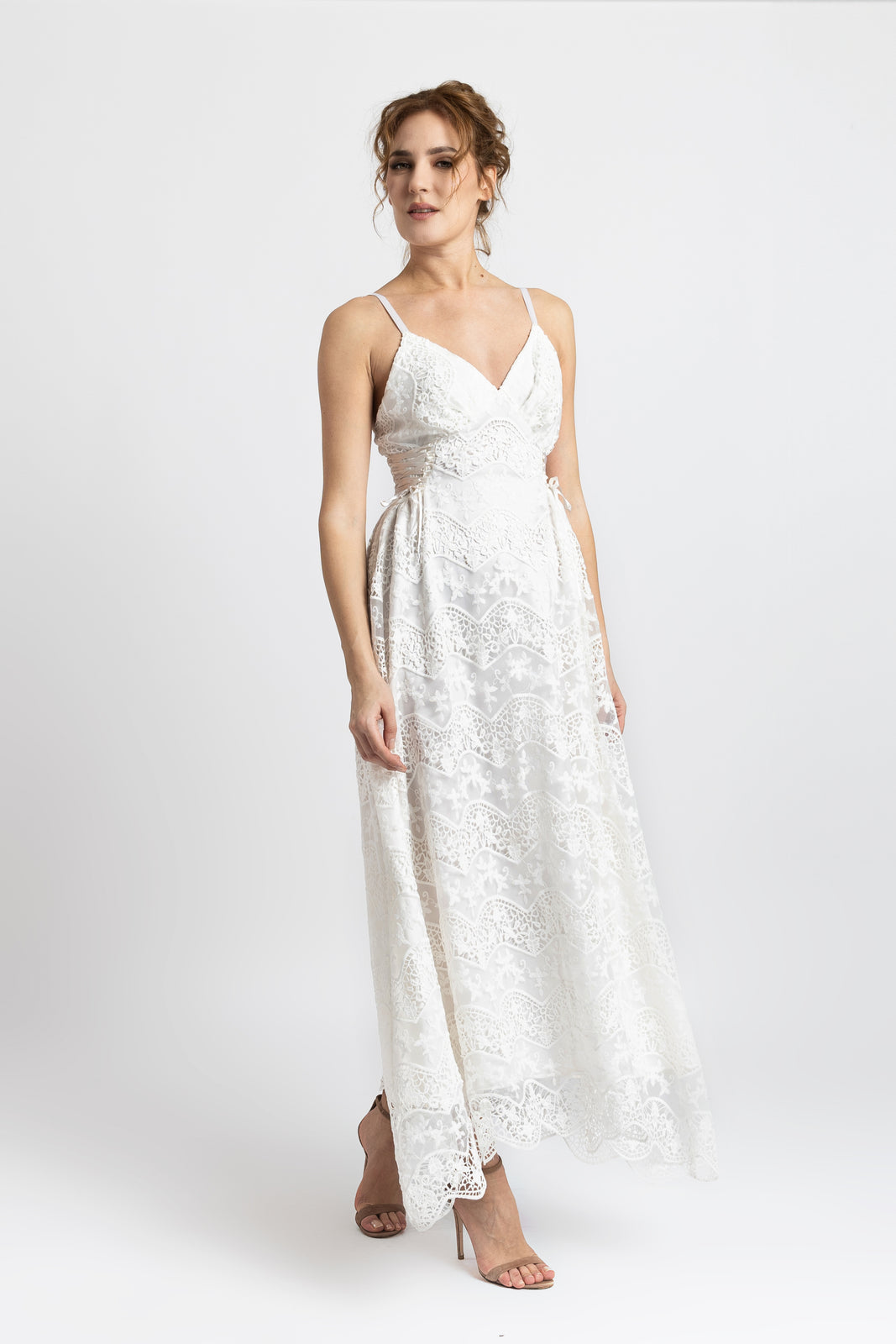 Incarca imaginea in galerie, Rochie elegantă din dantelă cu broderie
