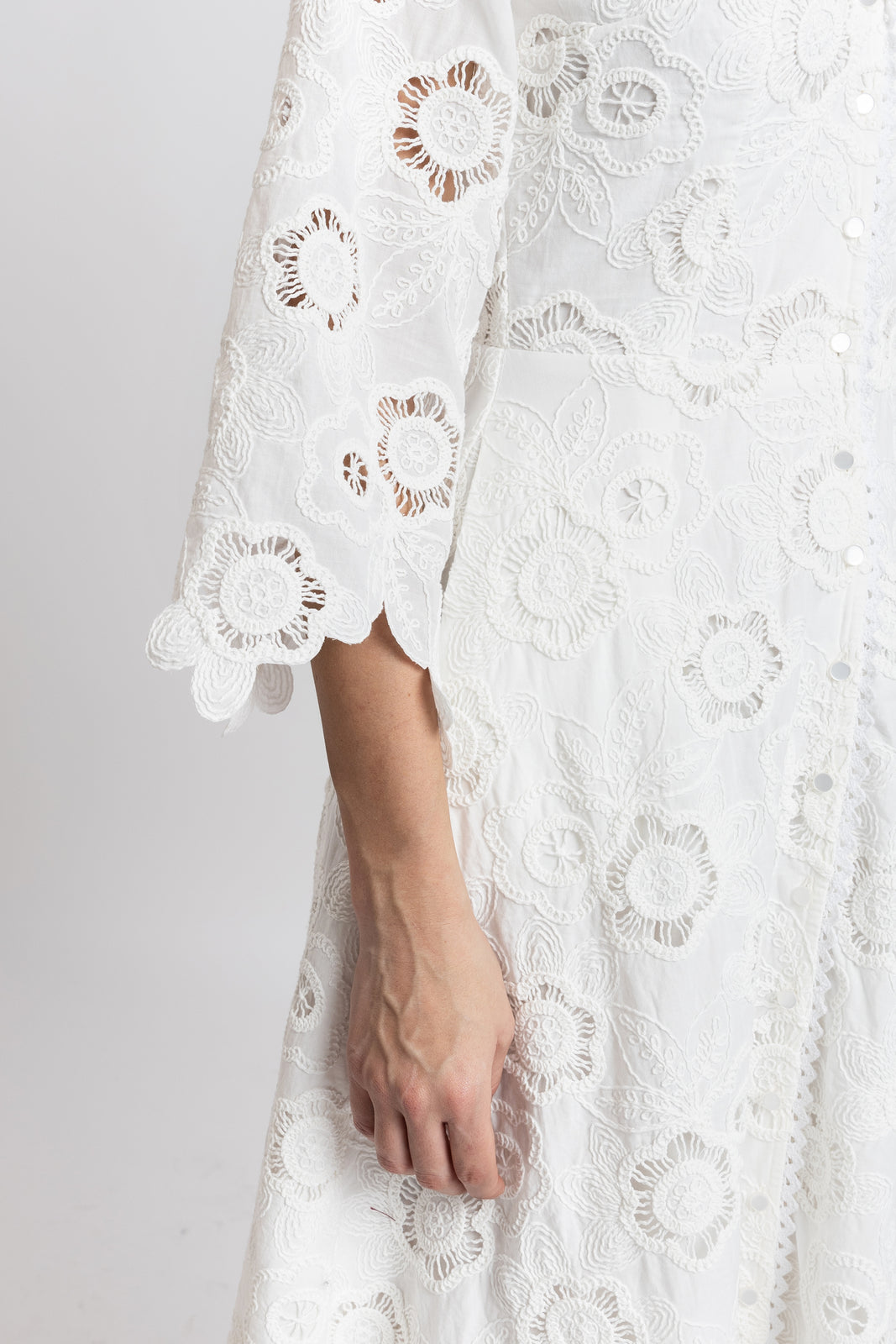 Incarca imaginea in galerie, Rochie midi din bumbac cu broderie în relief