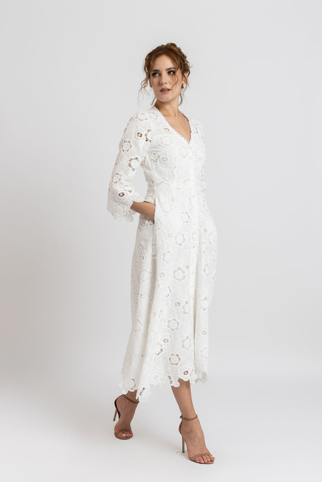 Incarca imaginea in galerie, Rochie midi din bumbac cu broderie în relief