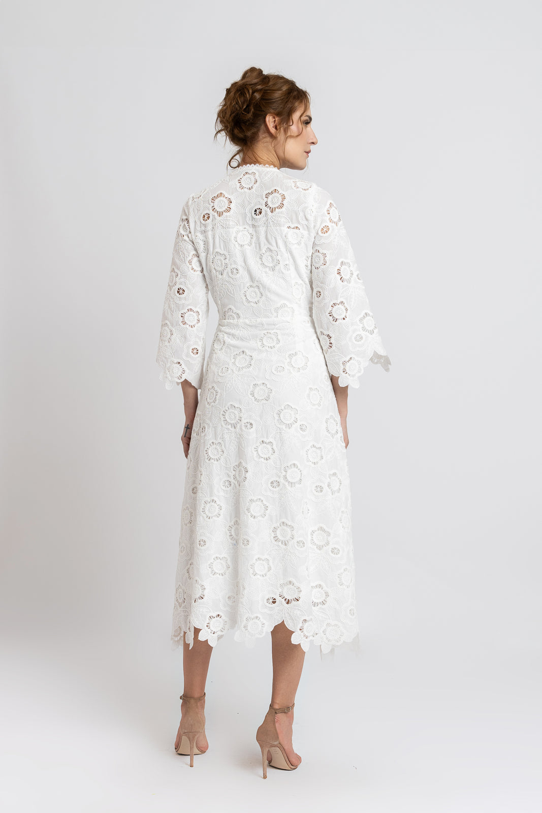 Incarca imaginea in galerie, Rochie midi din bumbac cu broderie în relief