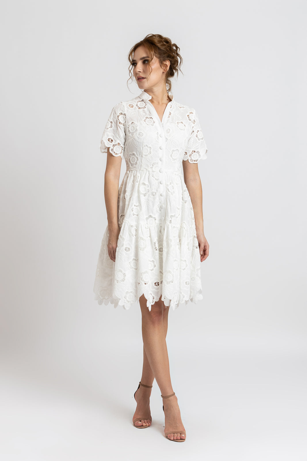 Incarca imaginea in galerie, Rochie scurtă din bumbac cu broderie în relief