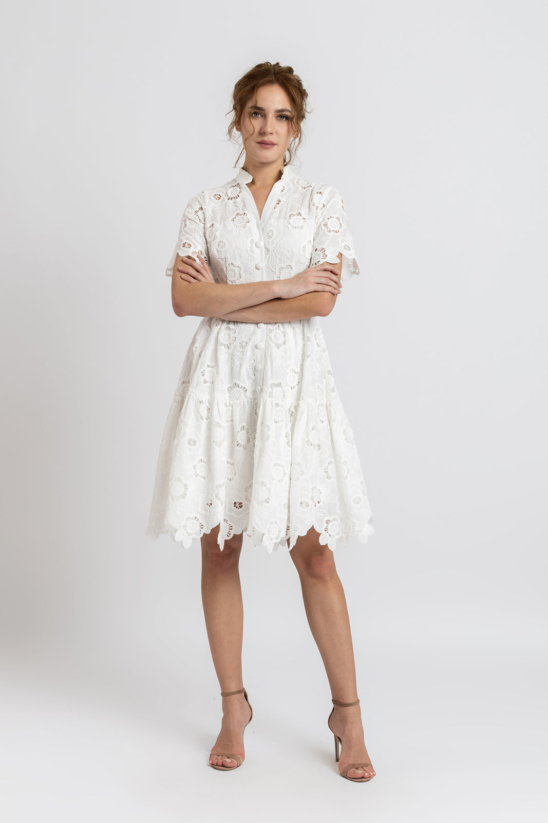 Incarca imaginea in galerie, Rochie scurtă din bumbac cu broderie în relief