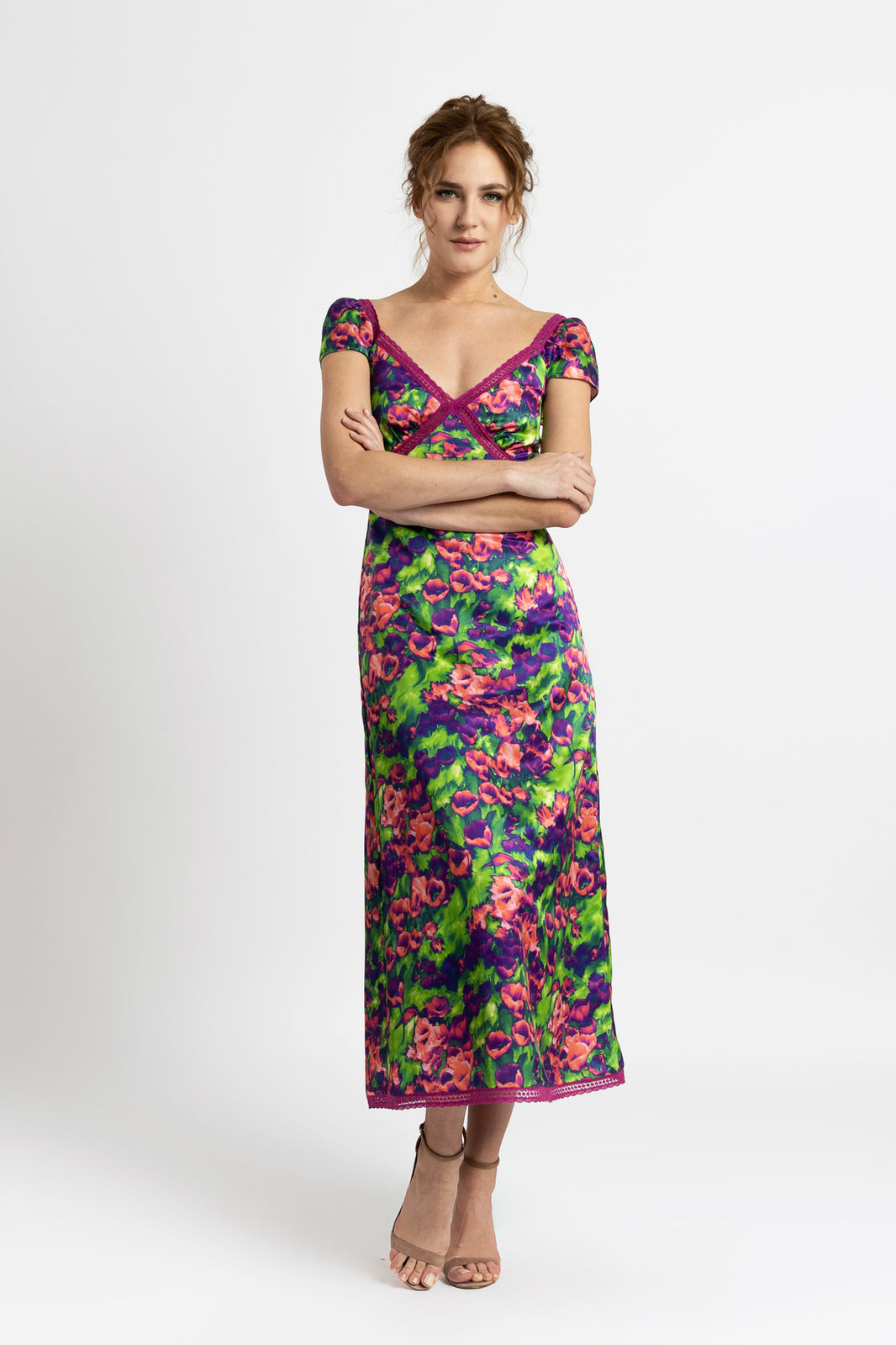 Incarca imaginea in galerie, Rochie midi din matase imprimata multicolor cu aplicatii macrame
