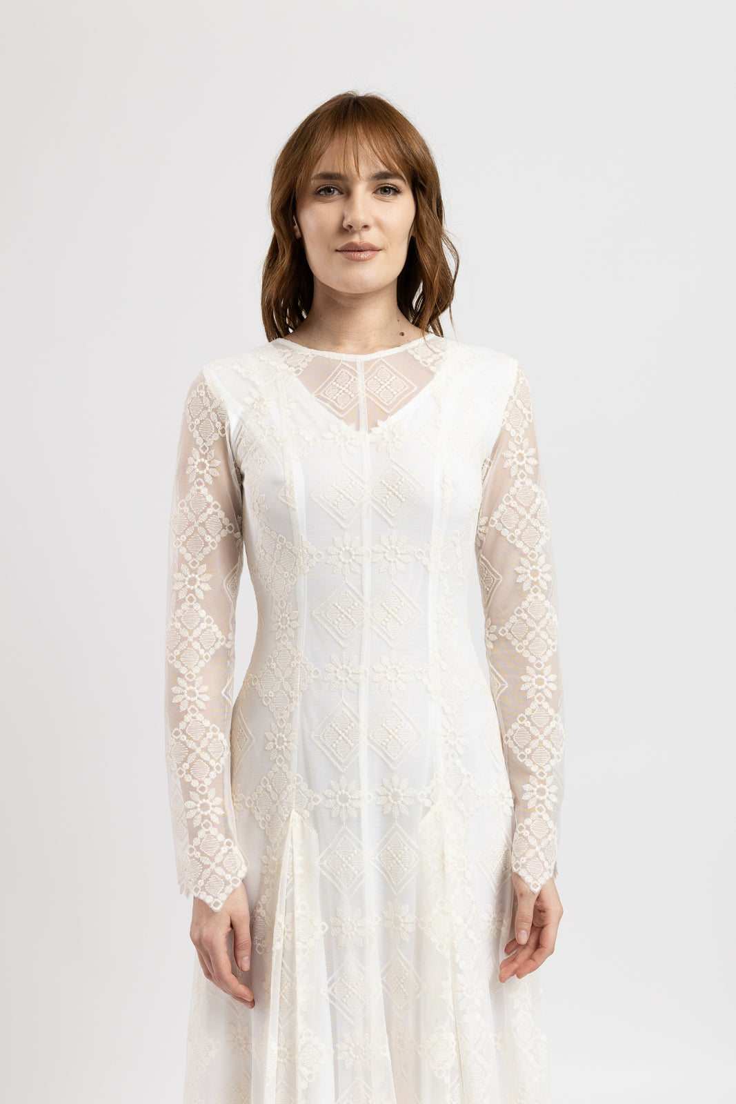 Incarca imaginea in galerie, Rochie midi din tulle brodat ivoar cu maneci lungi