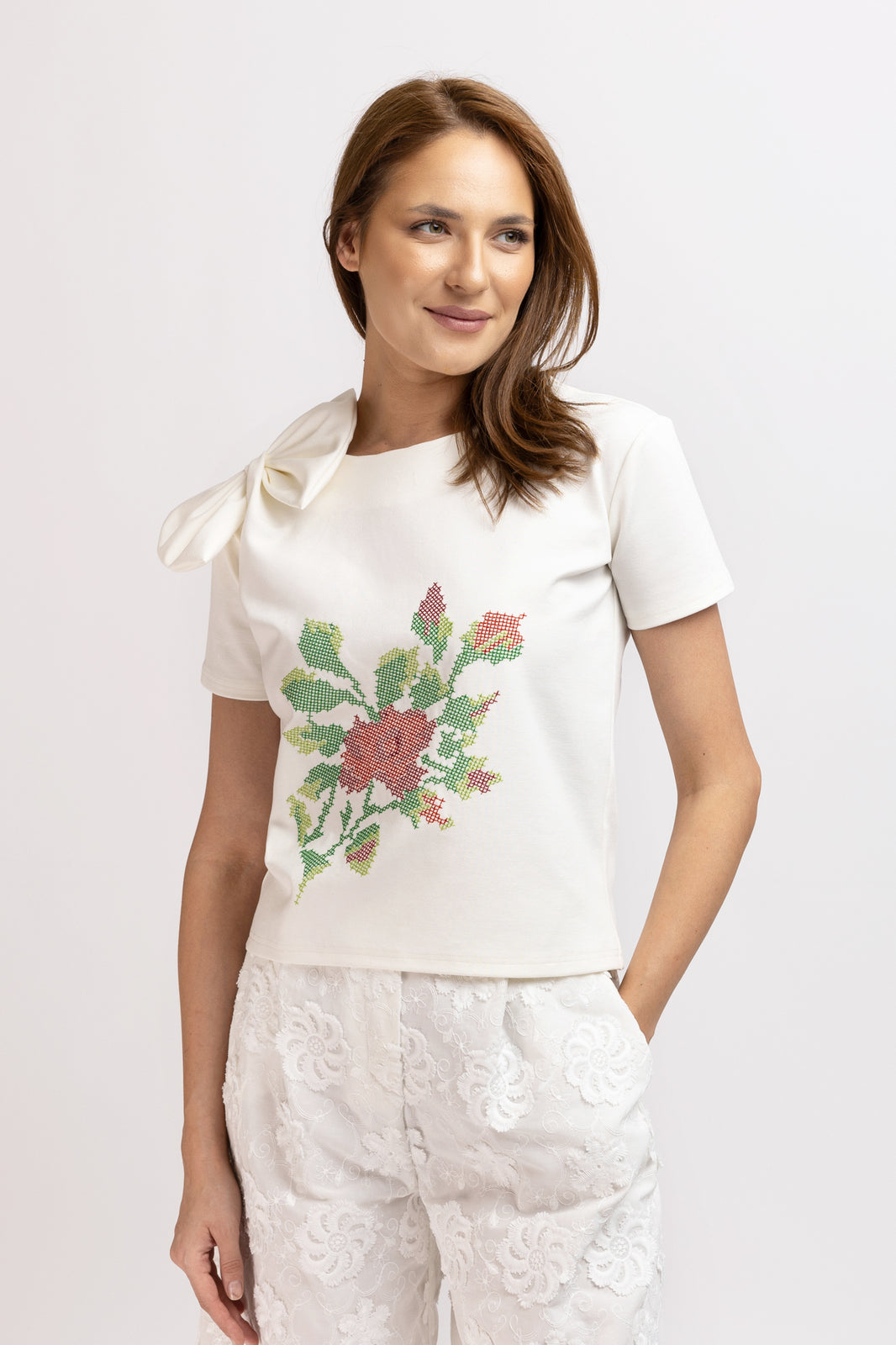 Incarca imaginea in galerie, Tricou din jerse cu broderie computerizata