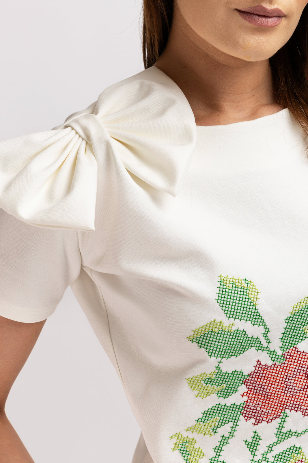 Incarca imaginea in galerie, Tricou din jerse cu broderie computerizata
