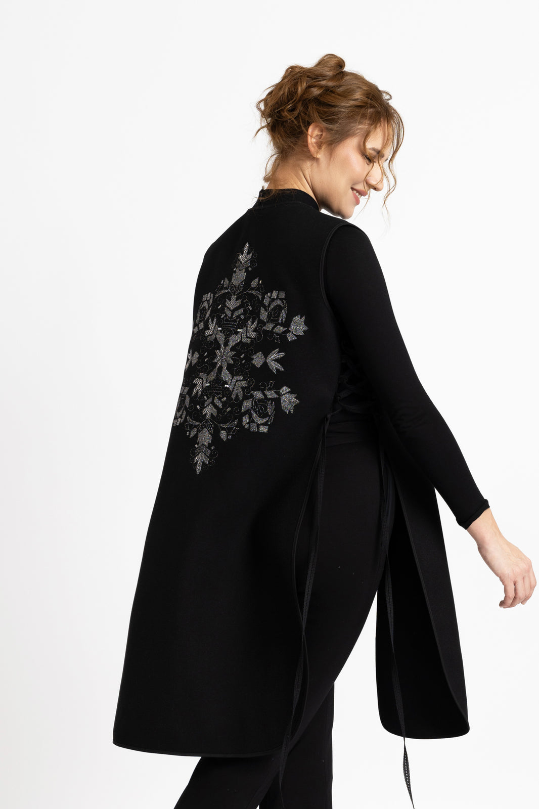 Incarca imaginea in galerie, Vesta midi din stofa de lana neagra cu broderie "Copacul Vietii" antracit