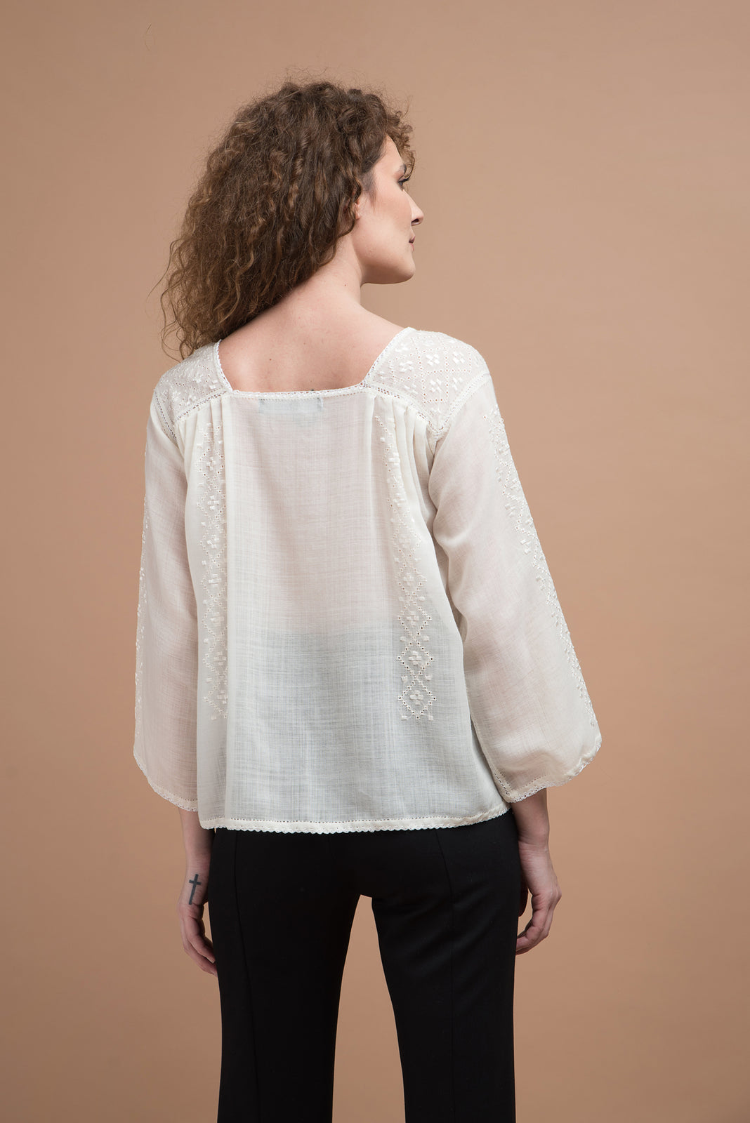 Incarca imaginea in galerie, Bluza tip ie cusuta manual