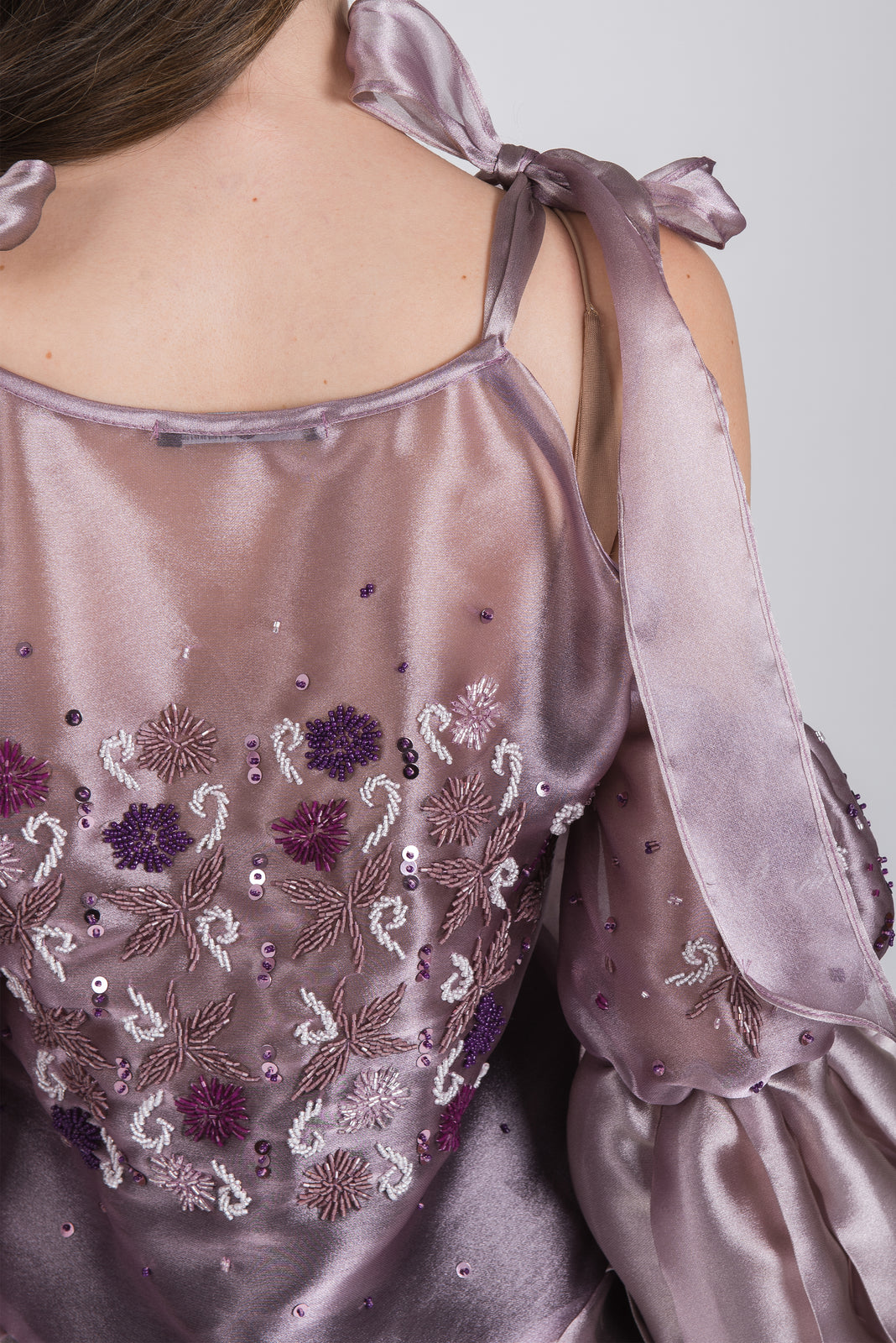 Incarca imaginea in galerie, Bluza tip ie cusuta manual cu margele pe organza
