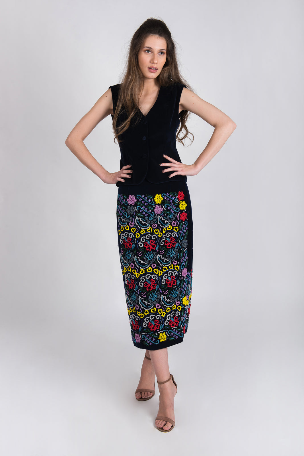 Load image into Gallery viewer, Velvet skirt with hand-stitched multicolored beads