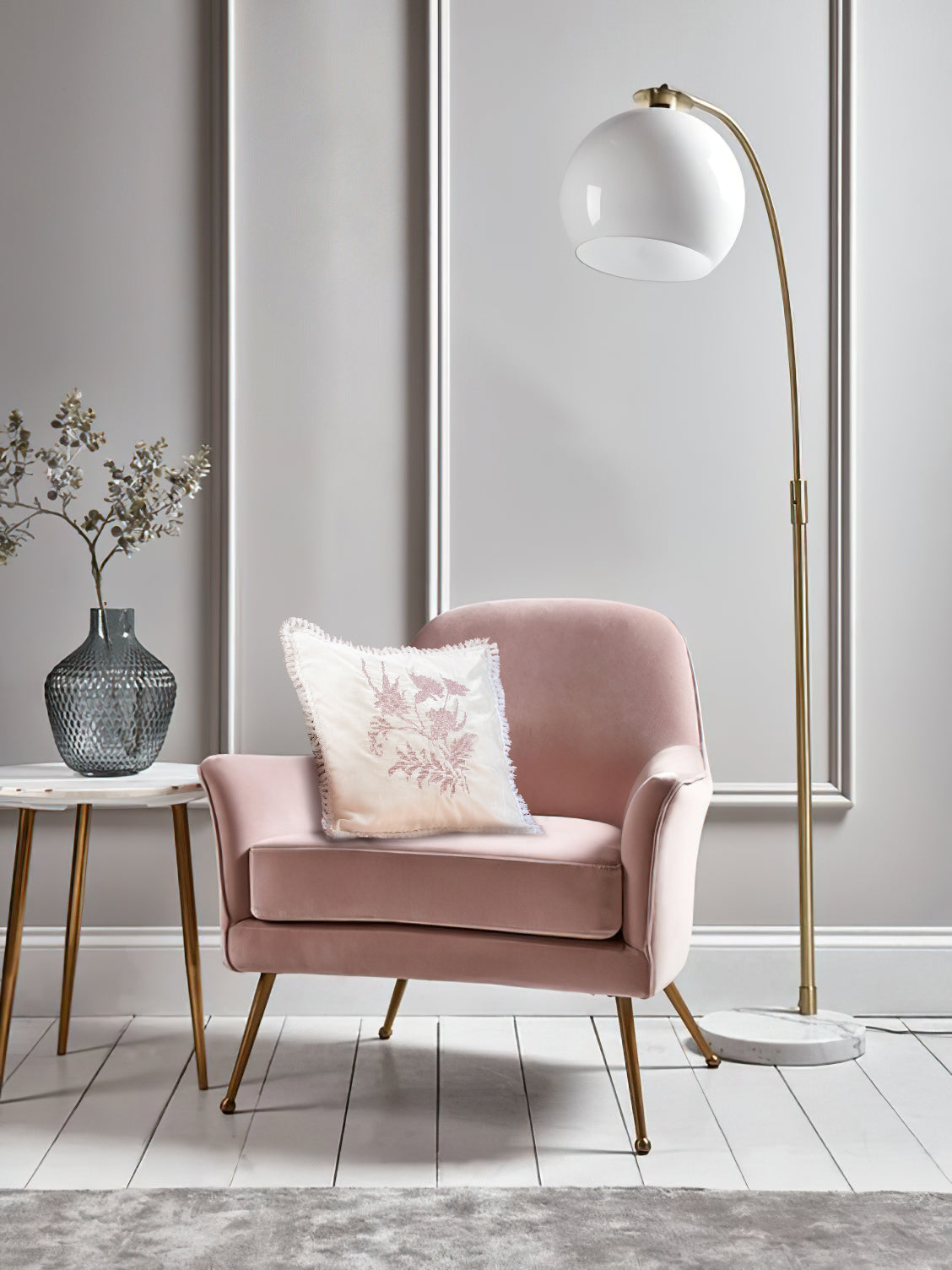 Incarca imaginea in galerie, Perna decorativa din catifea cu broderie roz metalic