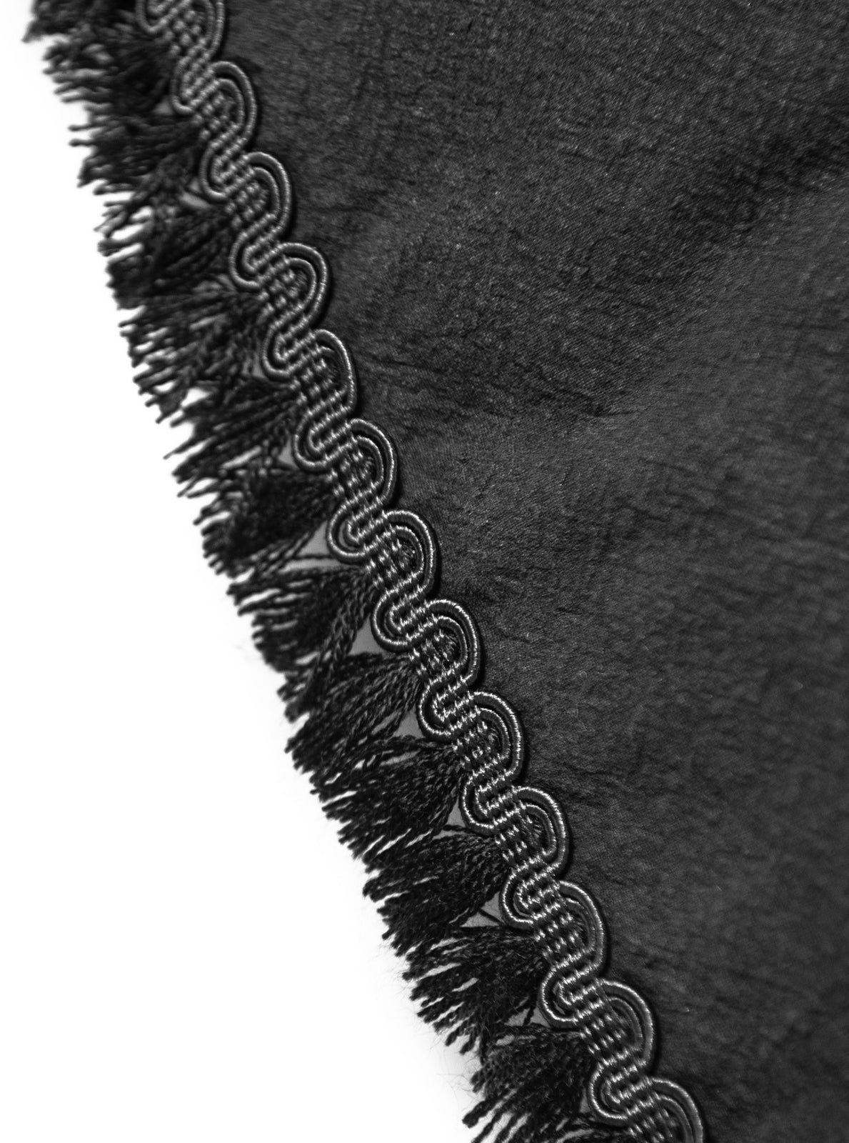 Incarca imaginea in galerie, Set perna decorativa panza topita neagra + Cartea "Calatori in propria tara" Editia 1