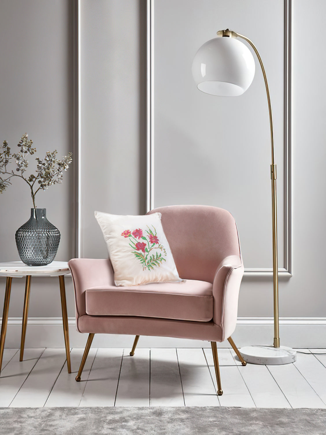 Incarca imaginea in galerie, Set perna decorativa brodata+ Cartea "Calatori in propria tara" Editia 1