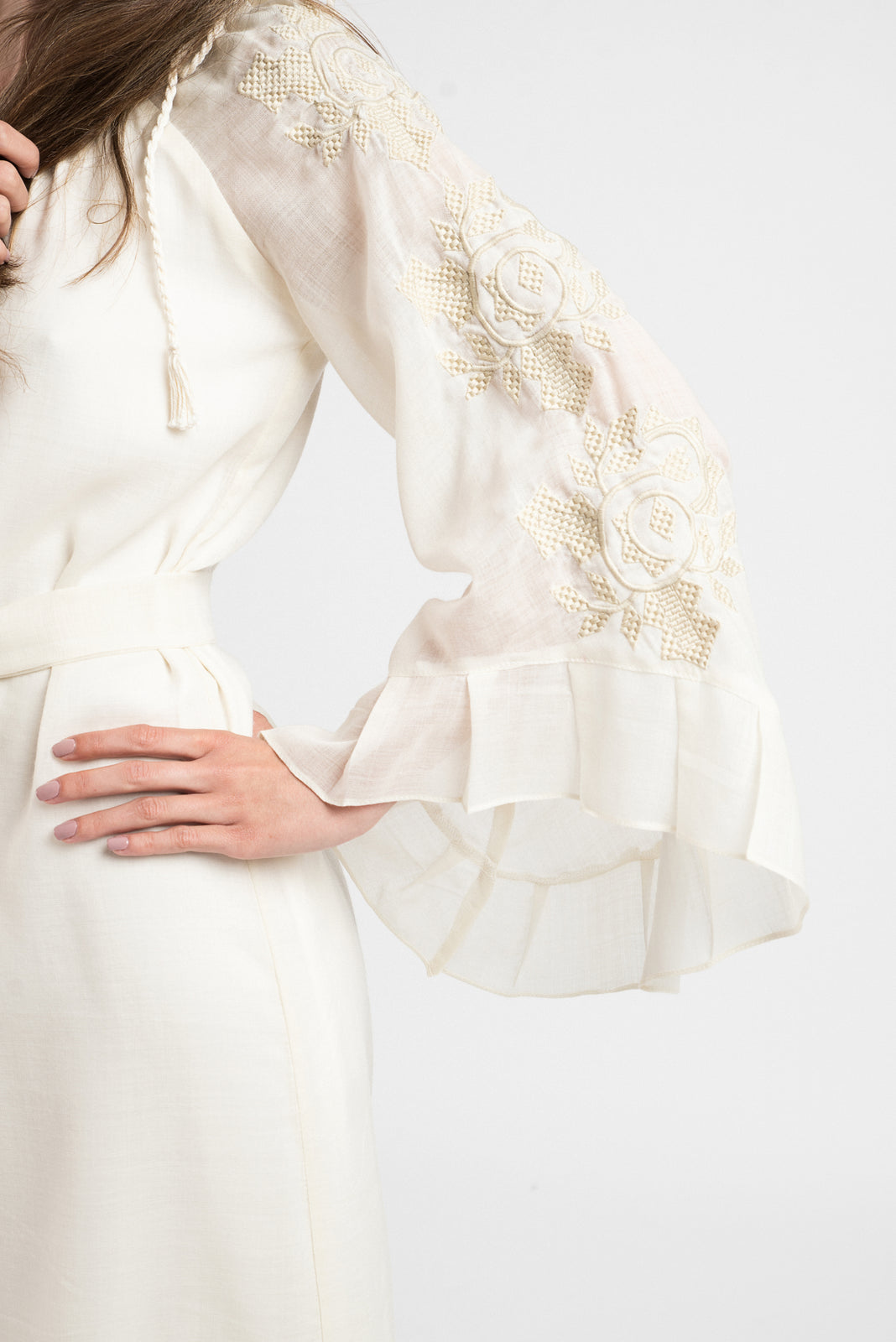 Incarca imaginea in galerie, Rochie din lana merin cu broderie computerizata
