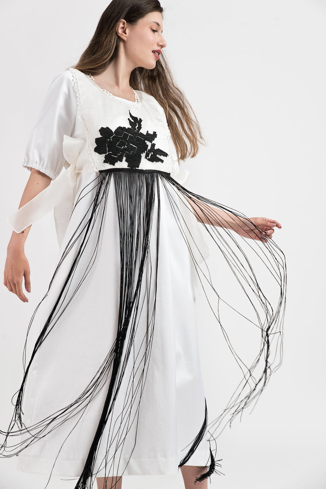 Incarca imaginea in galerie, Top cu broderie computerizata neagra