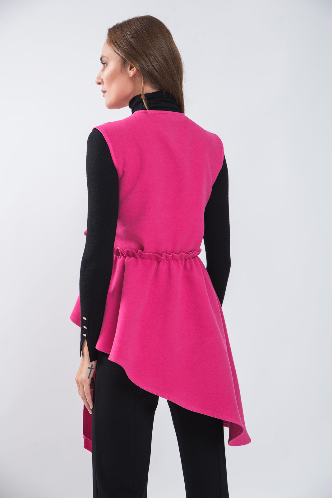 Incarca imaginea in galerie, Vesta cu volan asimetric din stofa fuchsia