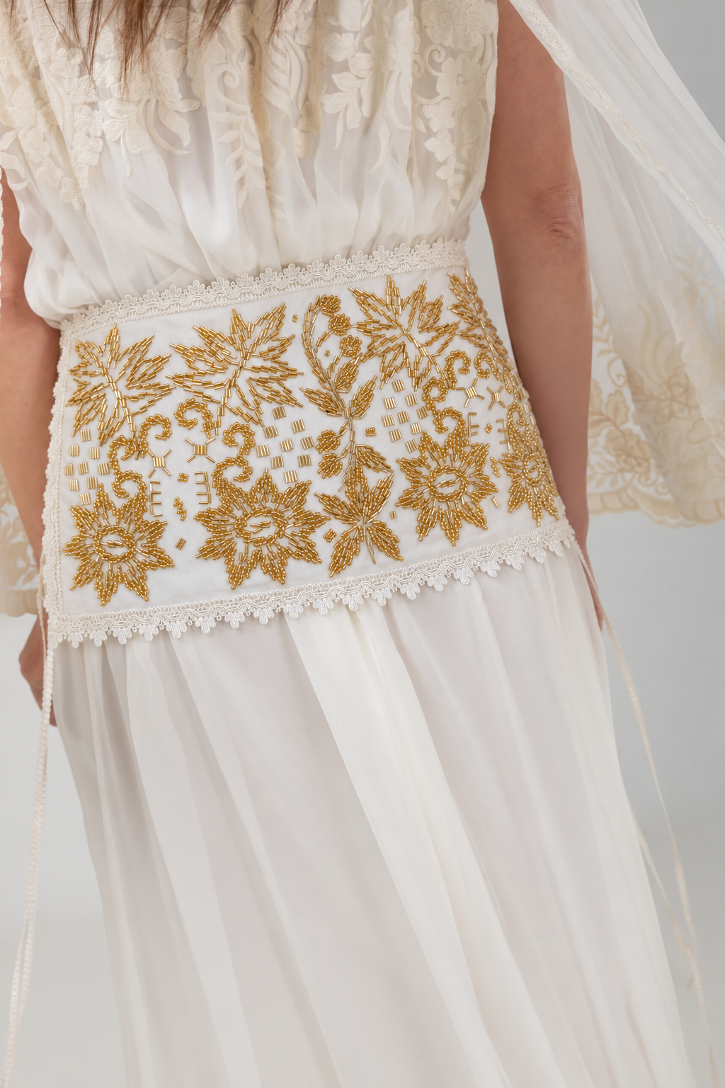 Load image into Gallery viewer, Velvet belt with silver beads