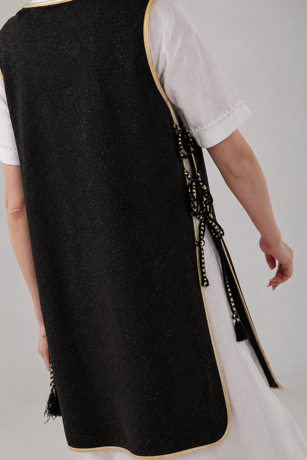 Load image into Gallery viewer, Ecru wool midi jacket with "Tree of Life" embroidery