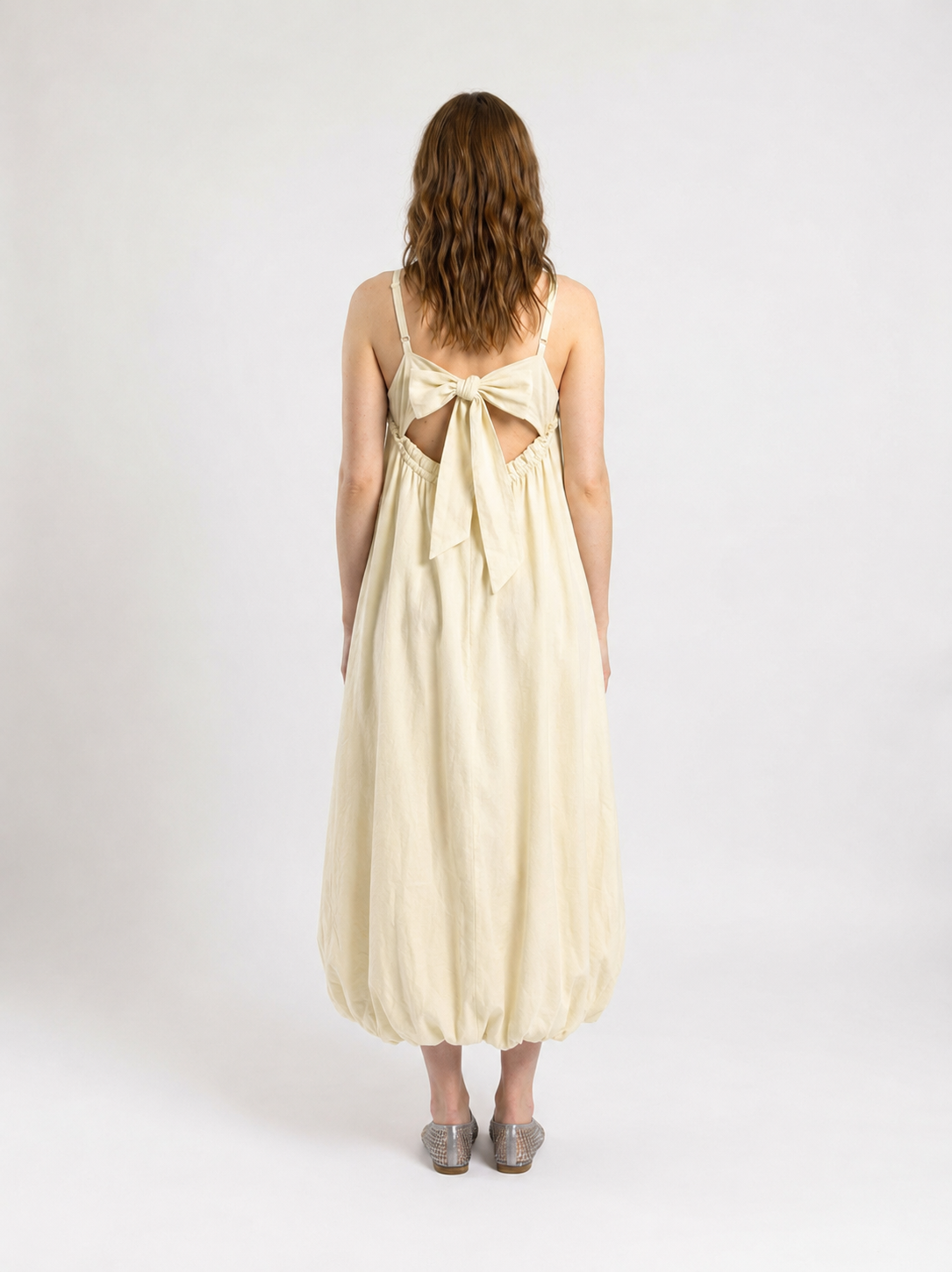 Load image into Gallery viewer, Rochie midi oversized cu fundă la spate – Ivoar