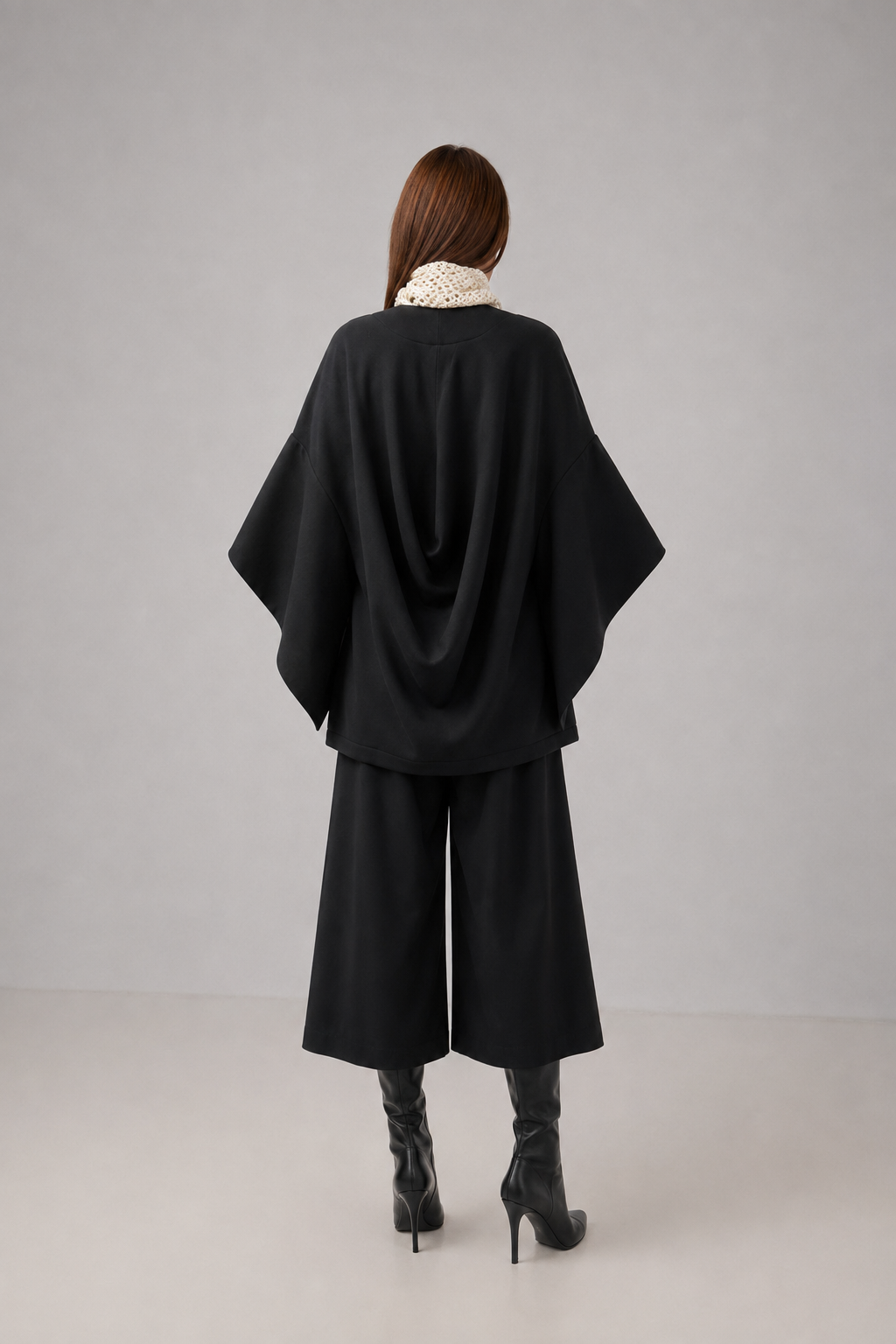 Load image into Gallery viewer, Midi dress in printed viscose and macrame appliqué