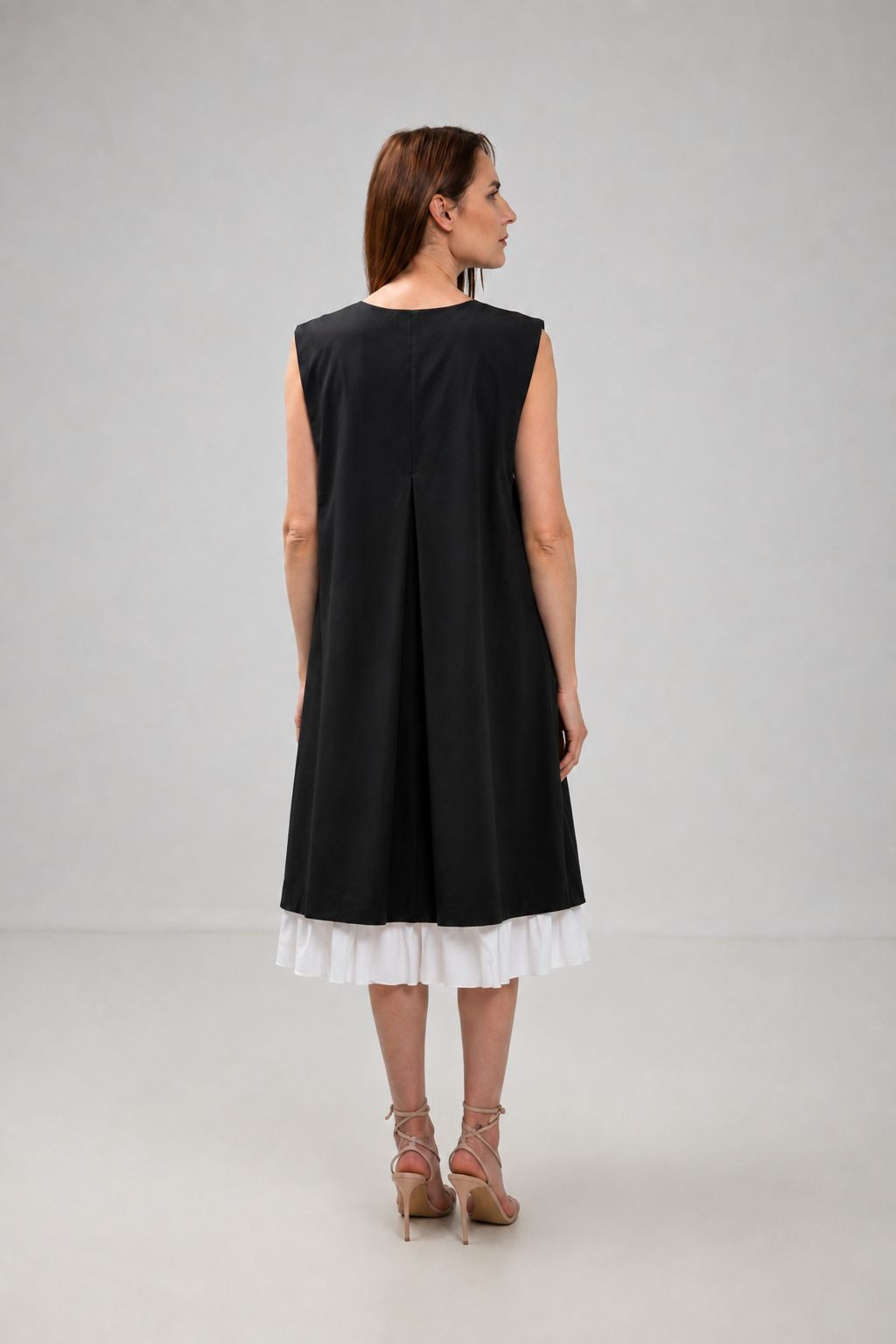 Incarca imaginea in galerie, Rochie Midi Neagră cu Volan Alb Contrastant