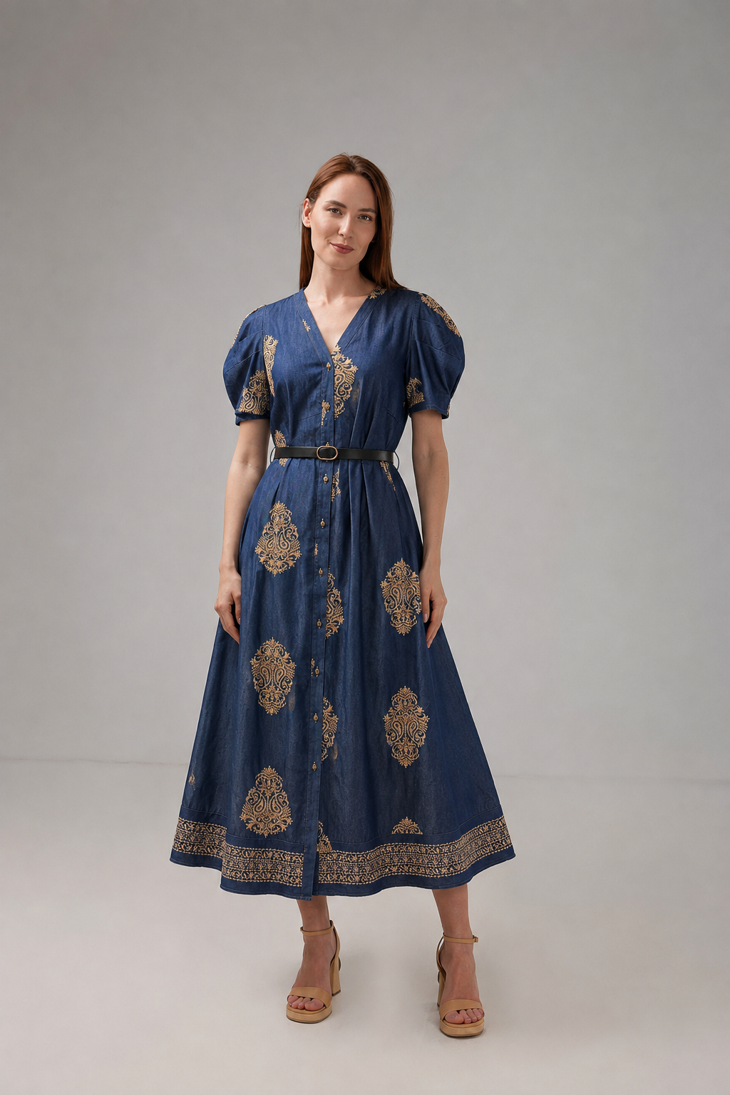 Incarca imaginea in galerie, Rochie Lungă Denim Albastru cu Broderie Aurie