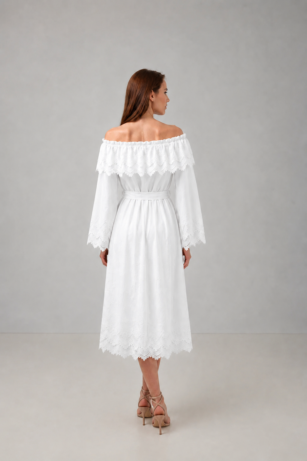 Incarca imaginea in galerie, Rochie Midi Albă cu Umerii Goi, Volan Brodat și Cordon în Talie