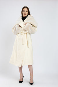 Palton crem din stofa de lana cu insertii de blana artificiala