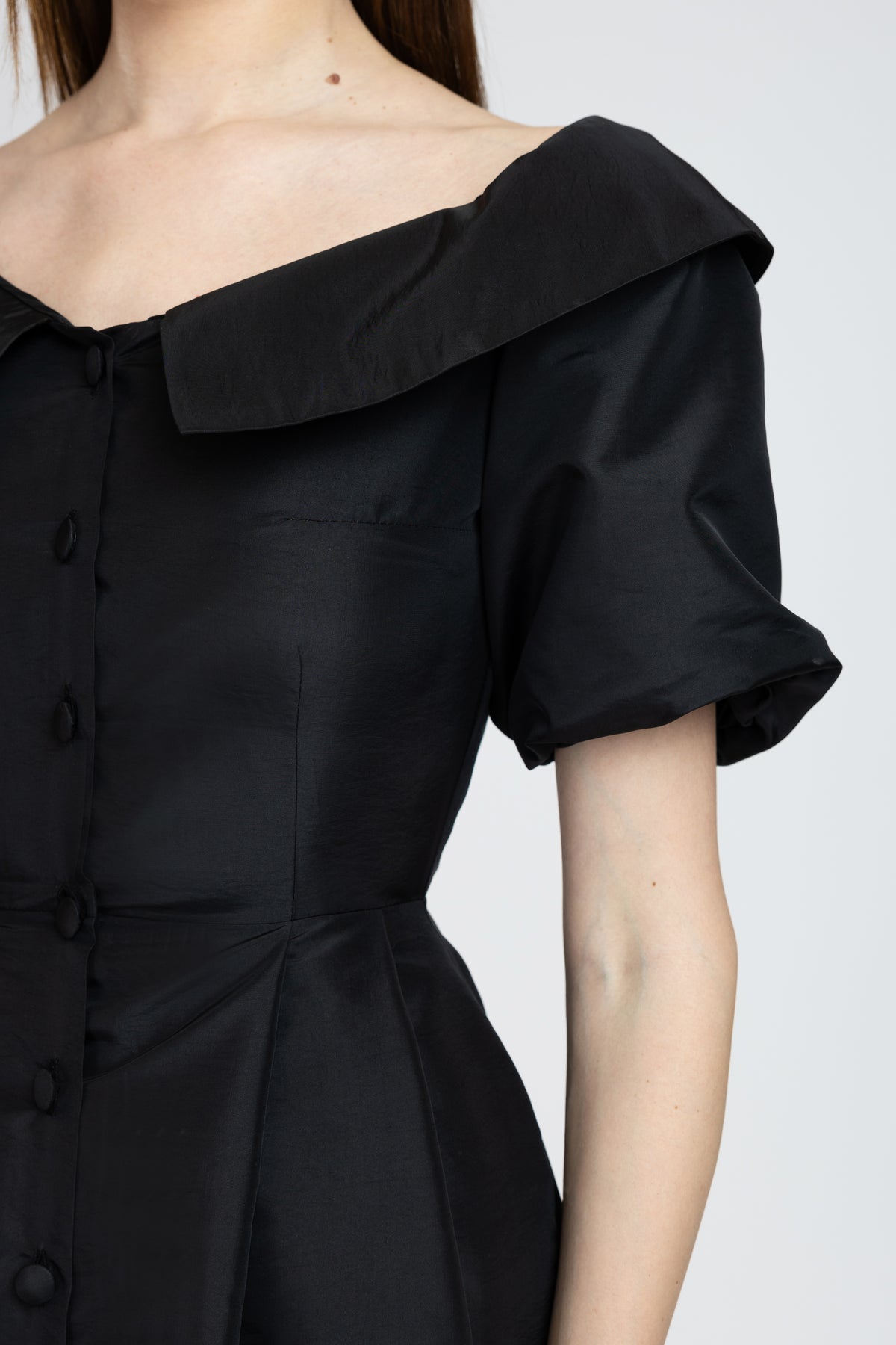 Elegant black taffeta midi dress with cut-out shoulders