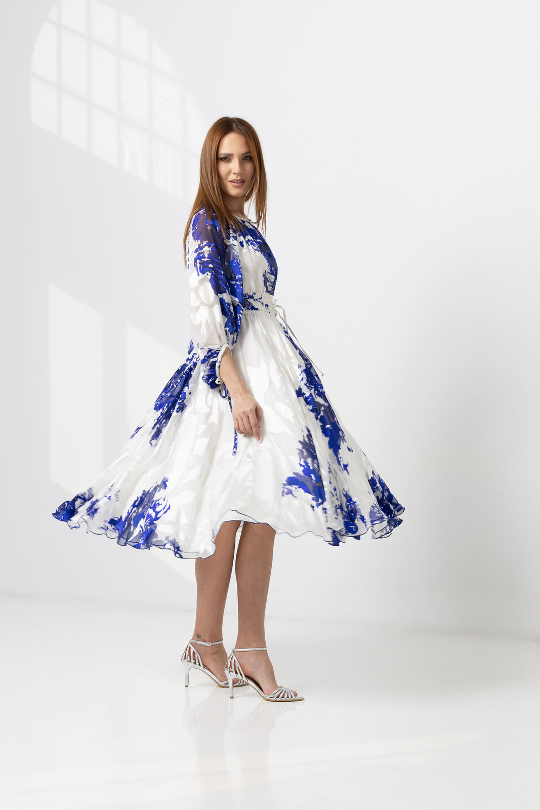 Load image into Gallery viewer, Dusty pink midi dress with cut-out shoulders