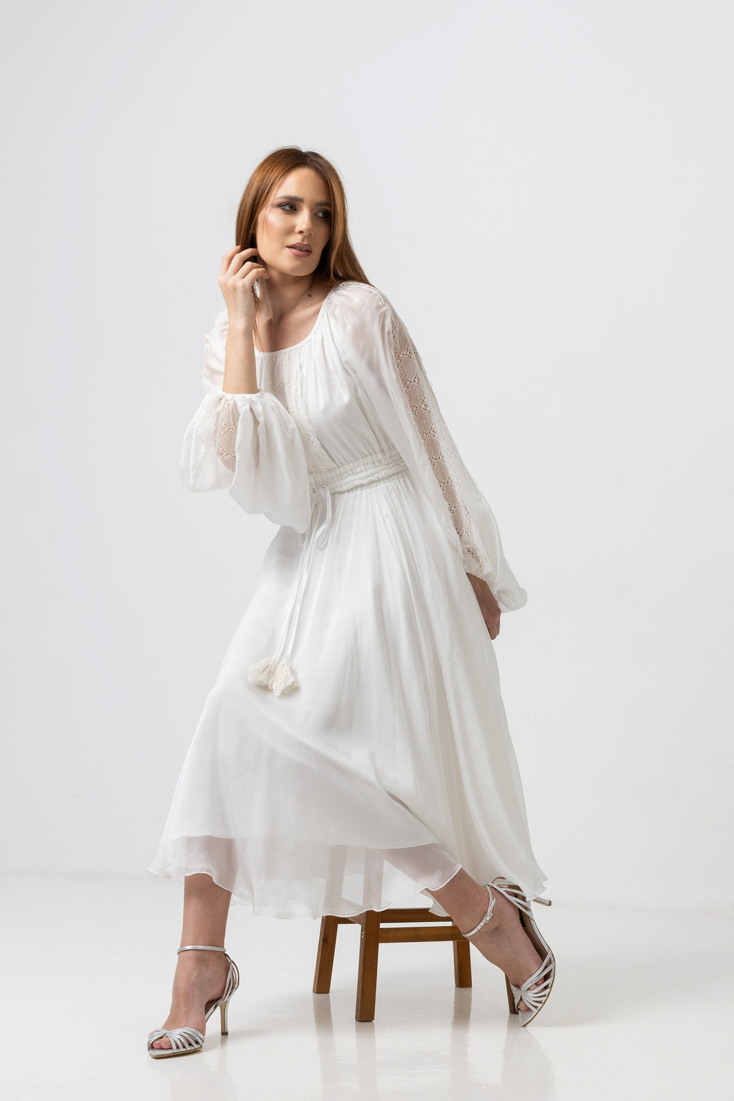 Load image into Gallery viewer, Dusty pink midi dress with cut-out shoulders